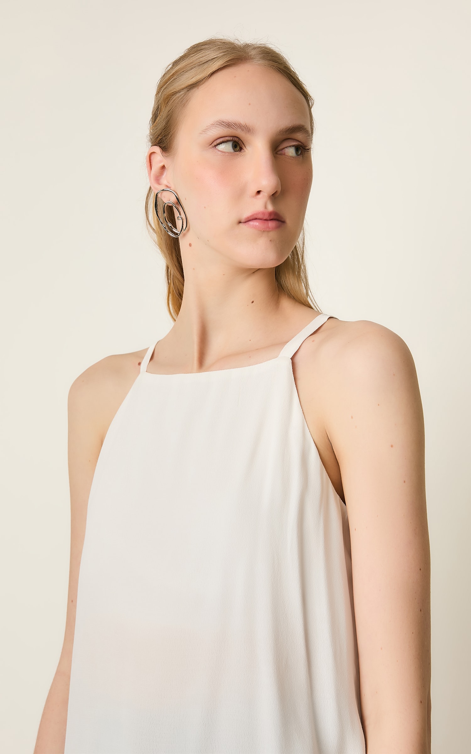 Regata Decote Reto Dom Off White