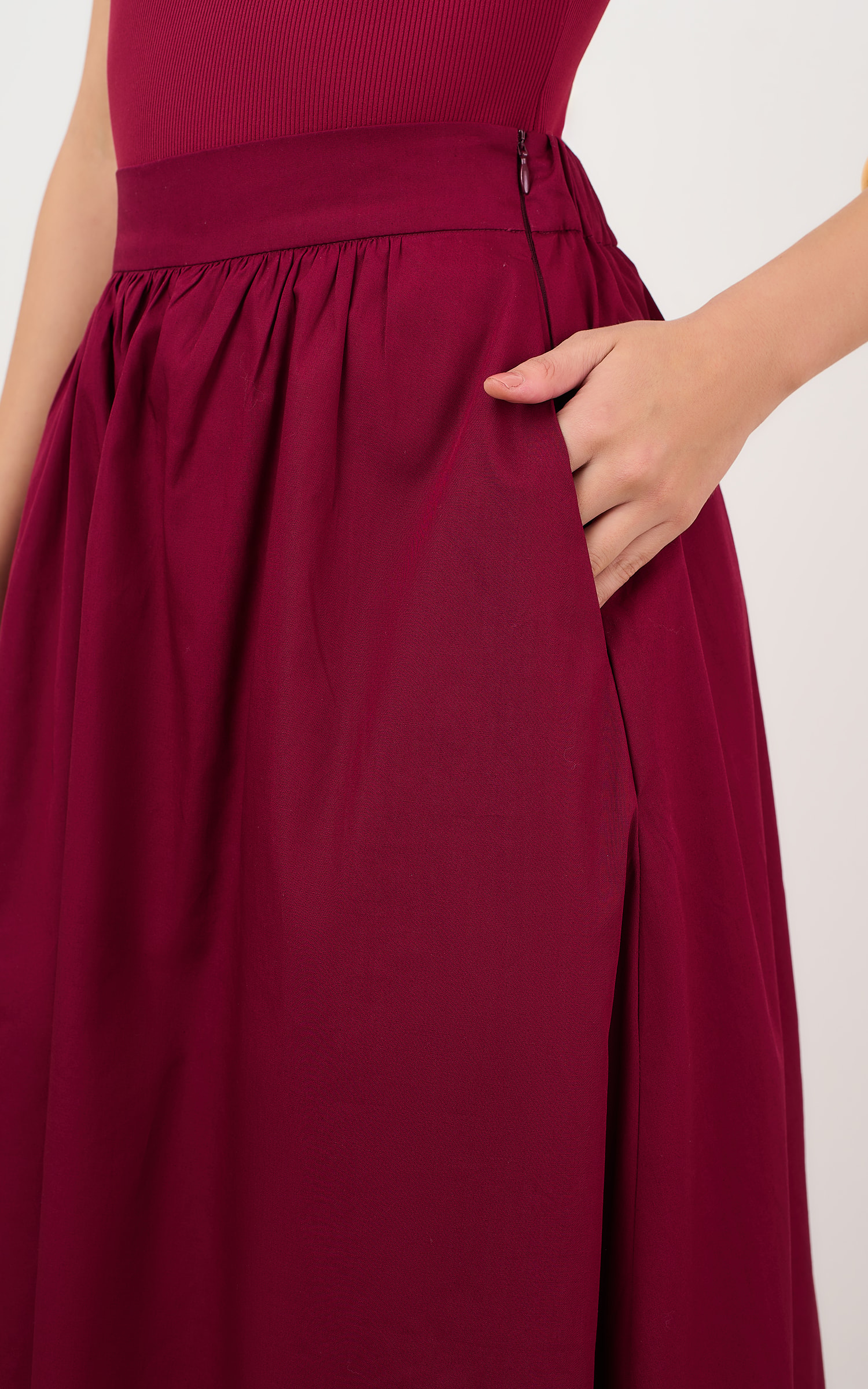 Saia Cropped Crema Burgundy