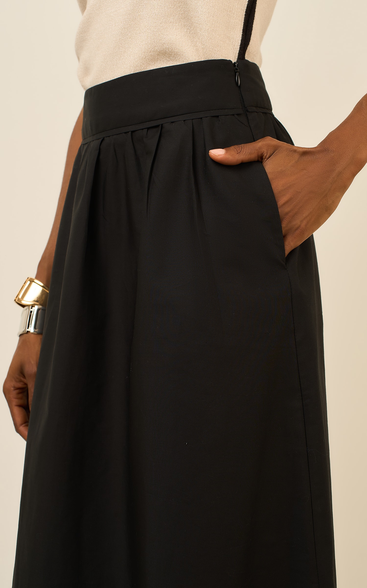 Saia Cropped Dinky Preto
