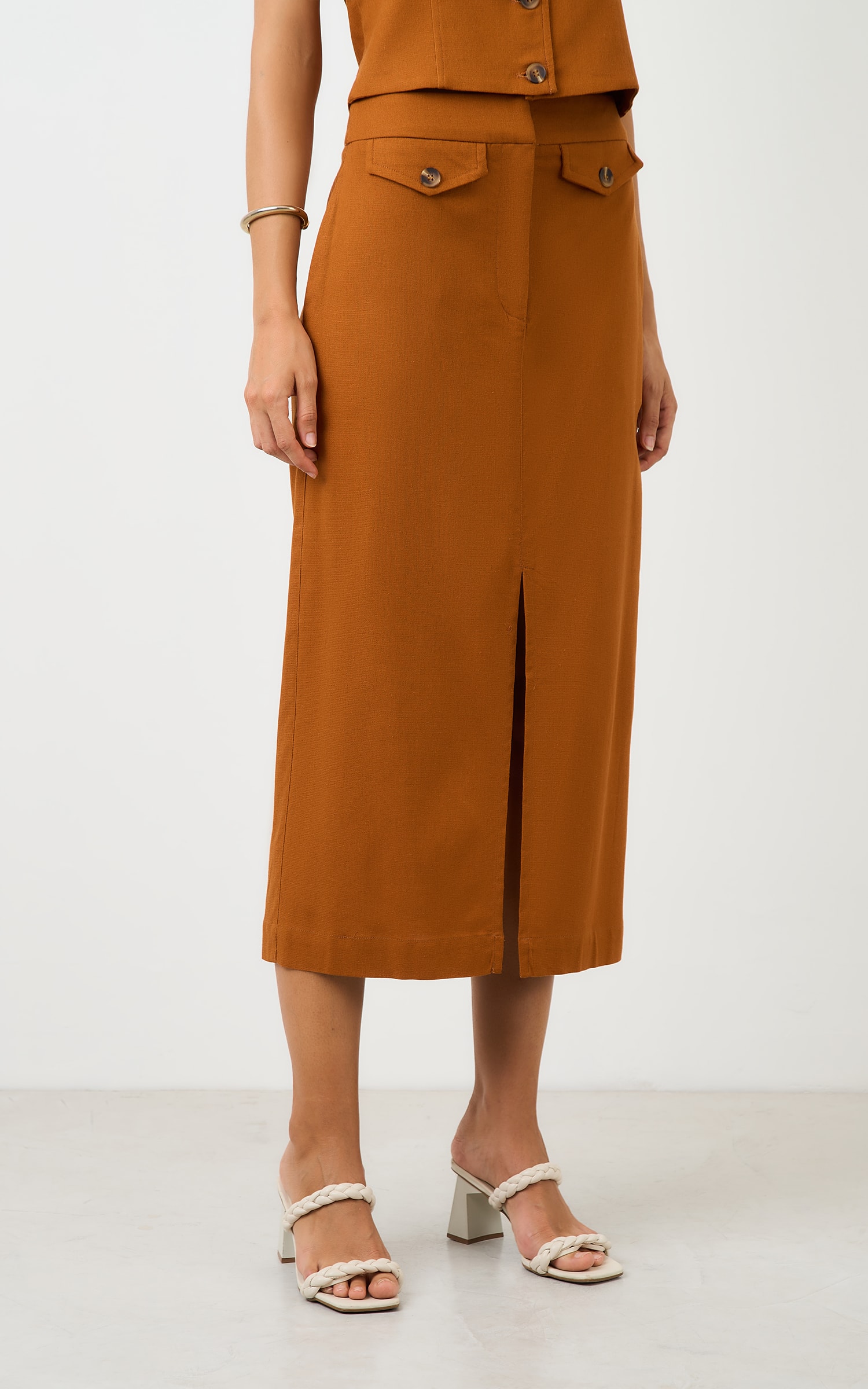 Saia Midi Bolsos Orvalho Caramelo