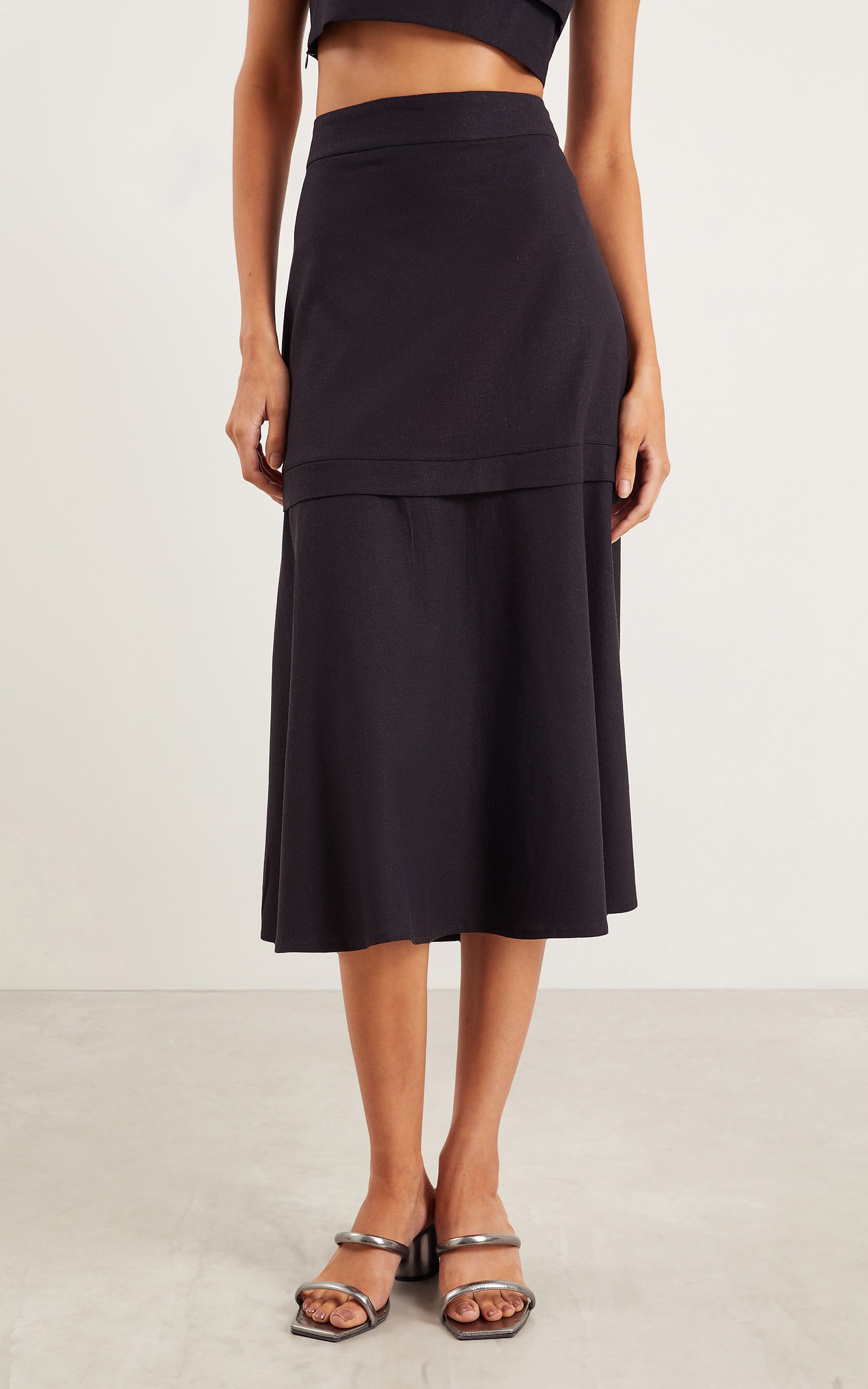 Saia Midi Linho Camada Preto