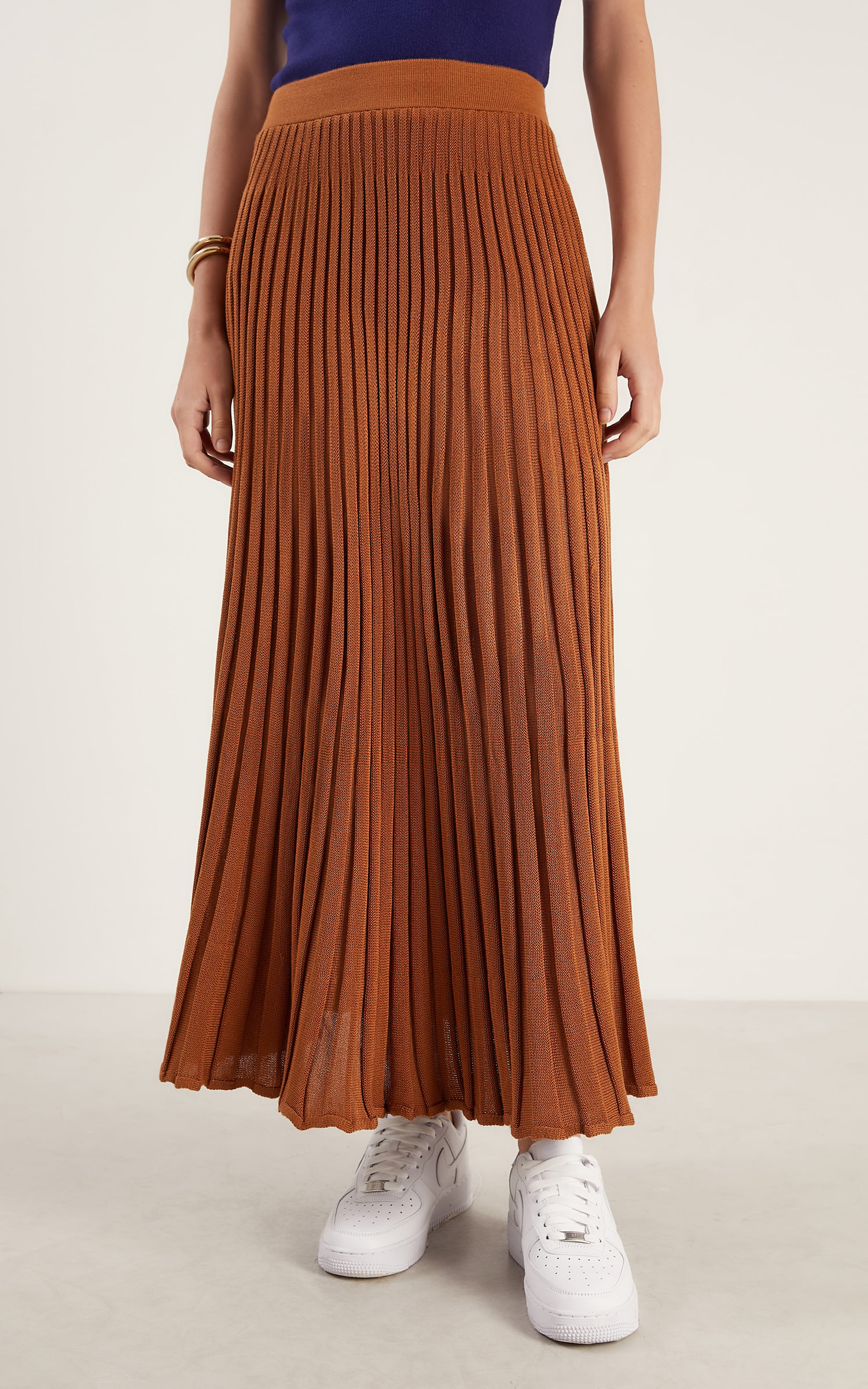 Saia Midi Tricot Plissada Caramelo