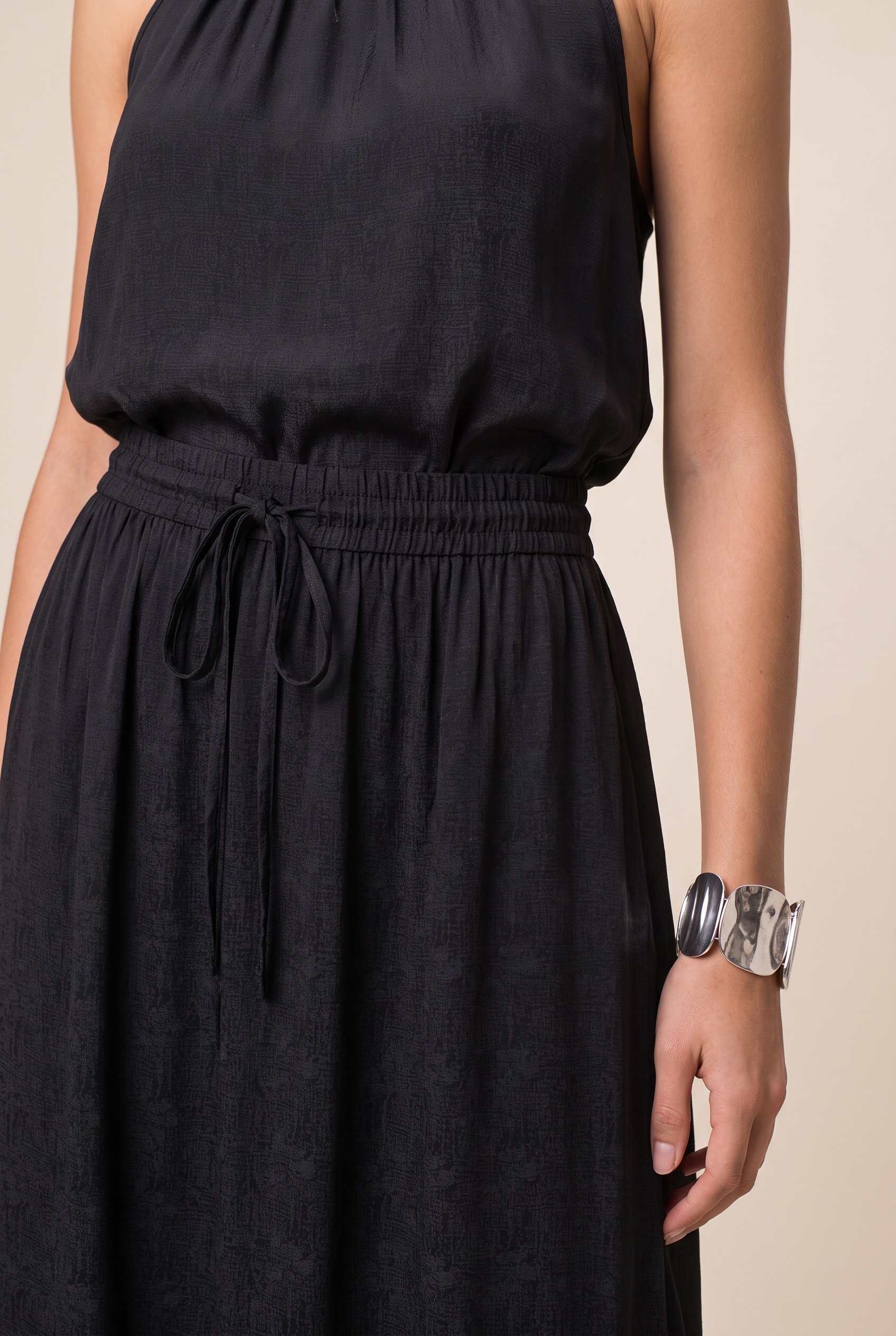 Saia Satin Serpetine Preto
