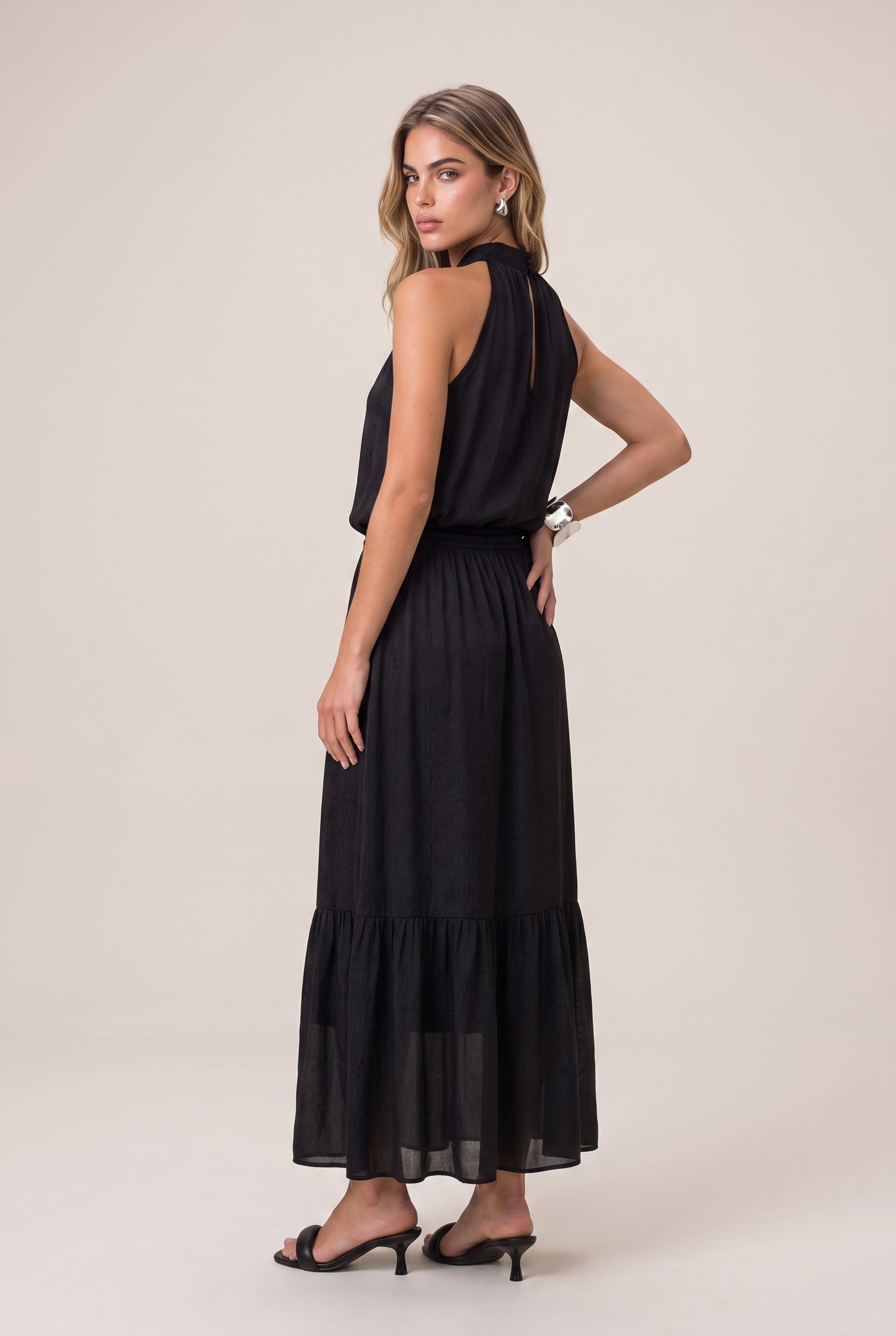 Saia Satin Serpetine Preto