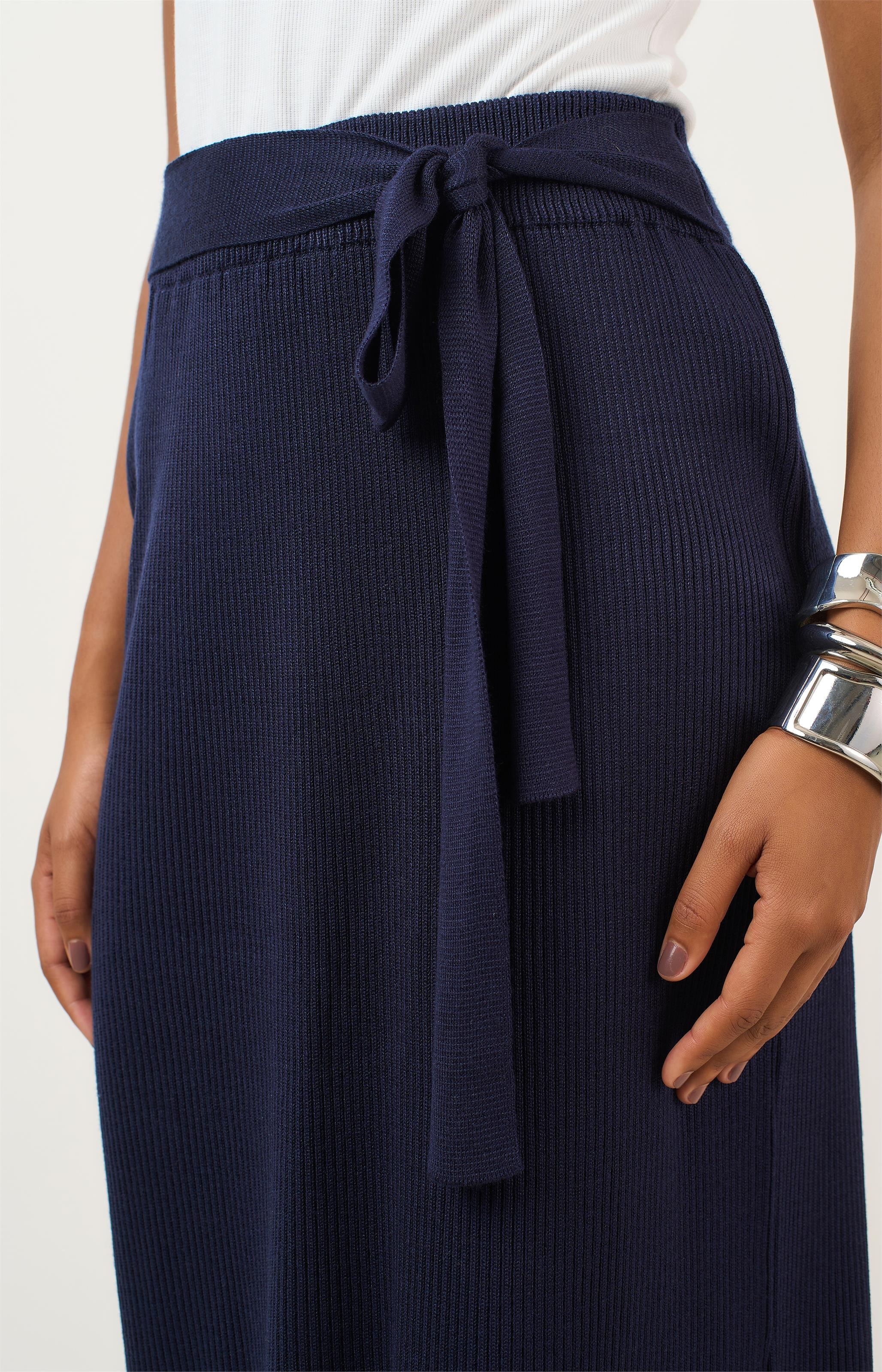Saia Tricot Detalhe Cinto Marinho