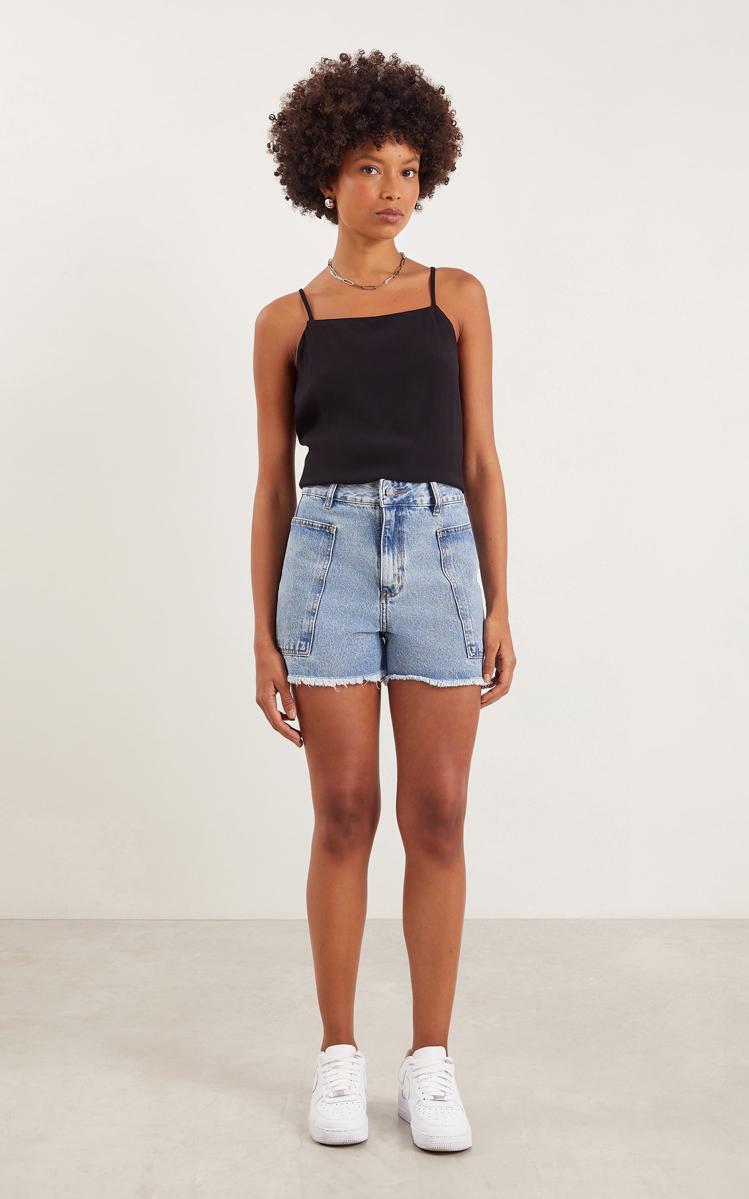 Short Bolso Lateral Jeans