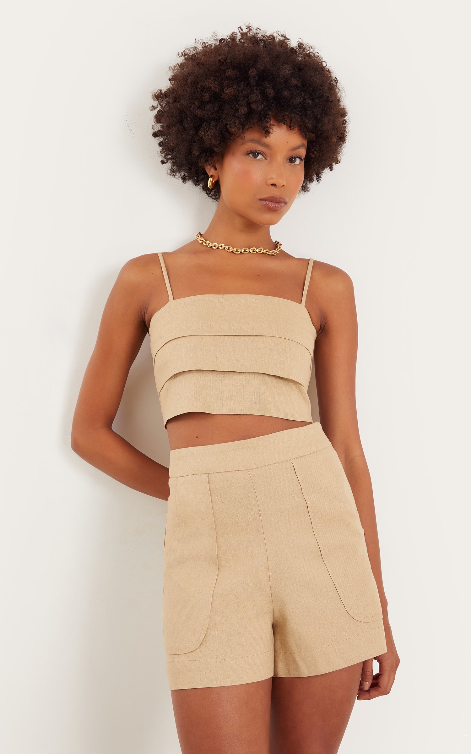 Short Bolso Linho Bege