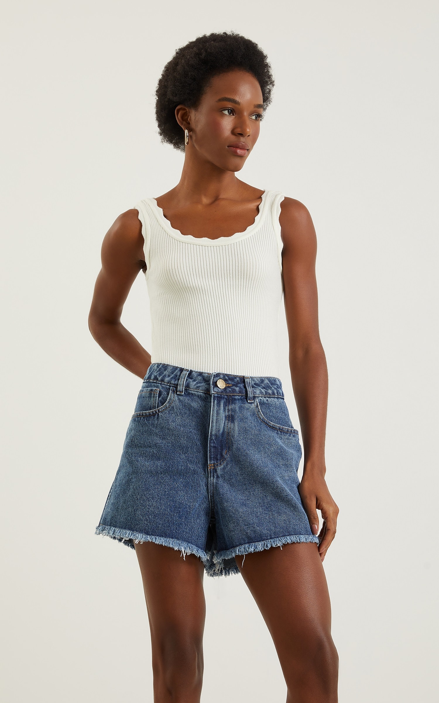 Short Bordado Jeans