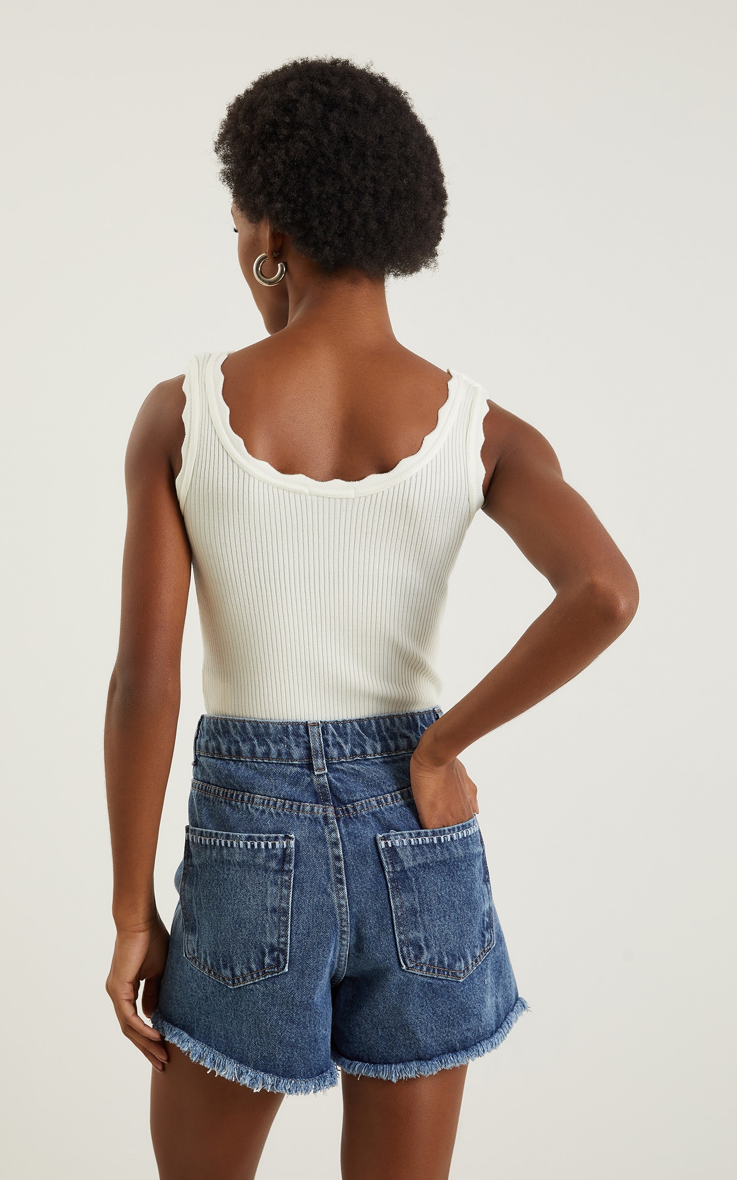 Short Bordado Jeans
