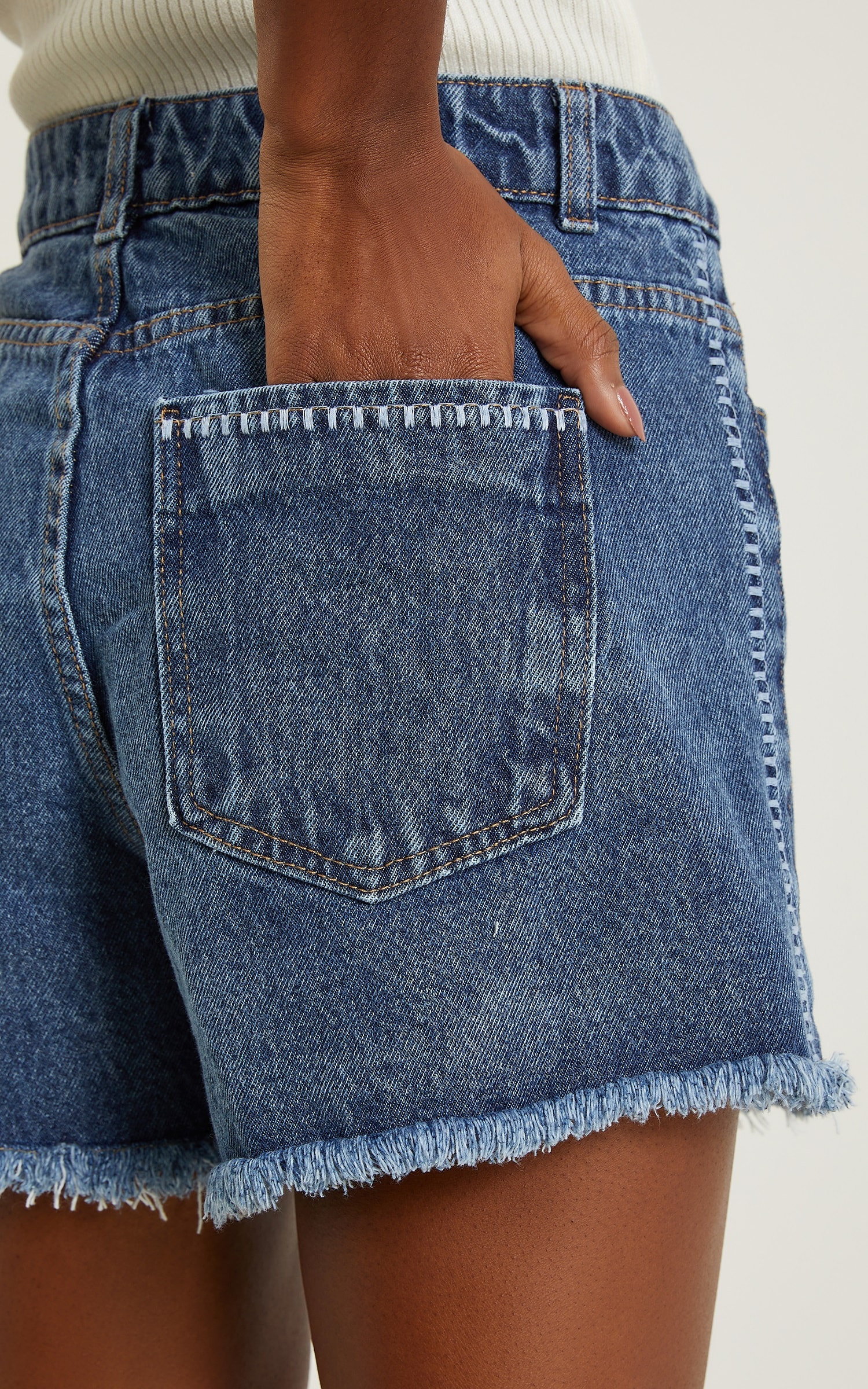 Short Bordado Jeans