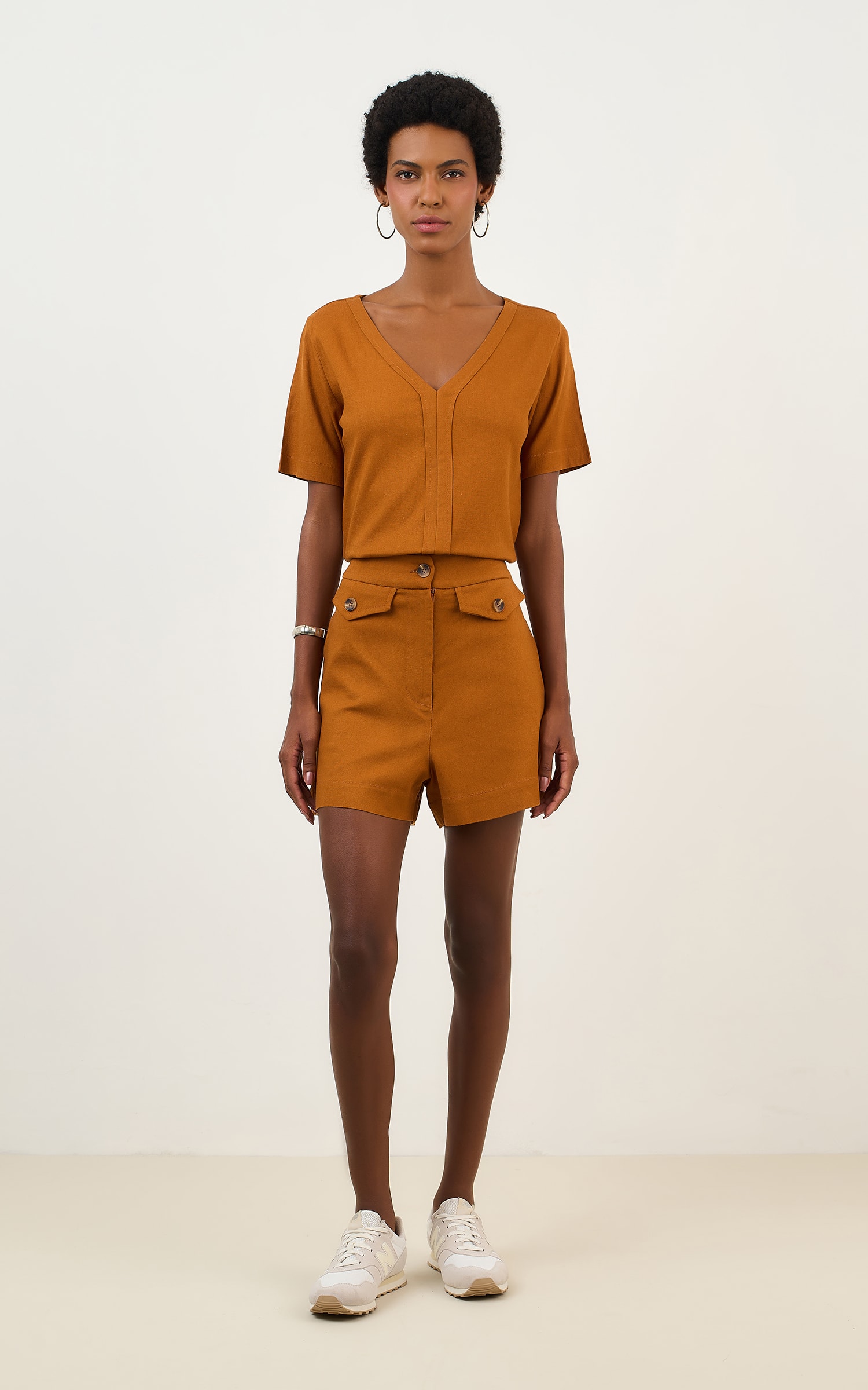 Short Botoes Orvalho Caramelo