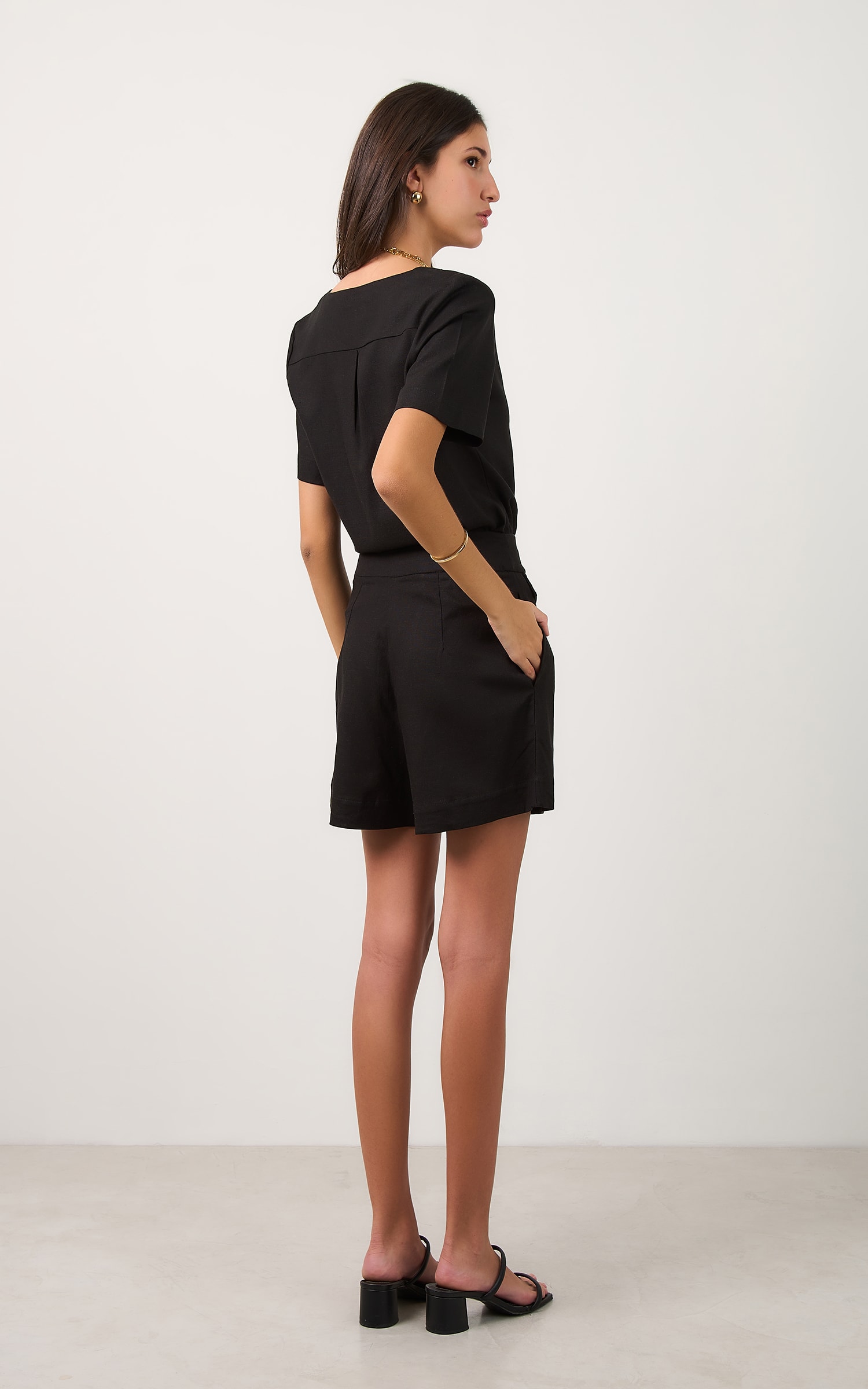 Short Botoes Orvalho Preto