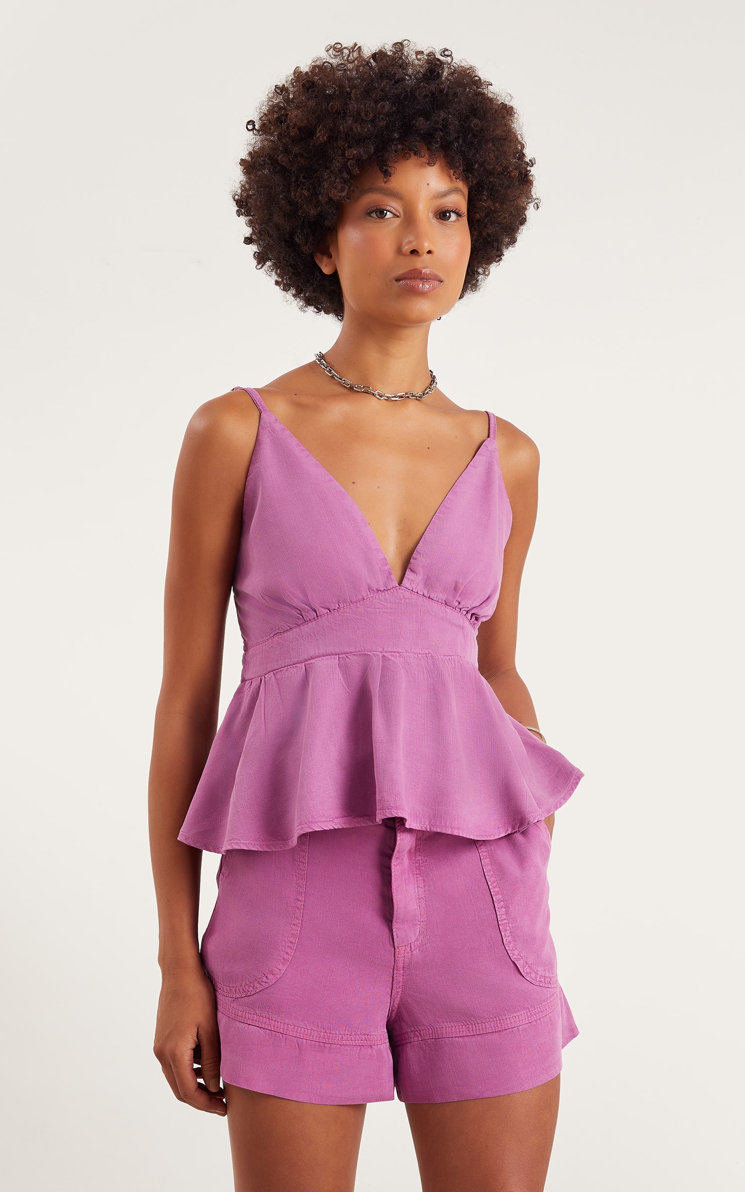 Short Clochard Bolsos Frontais Fucsia