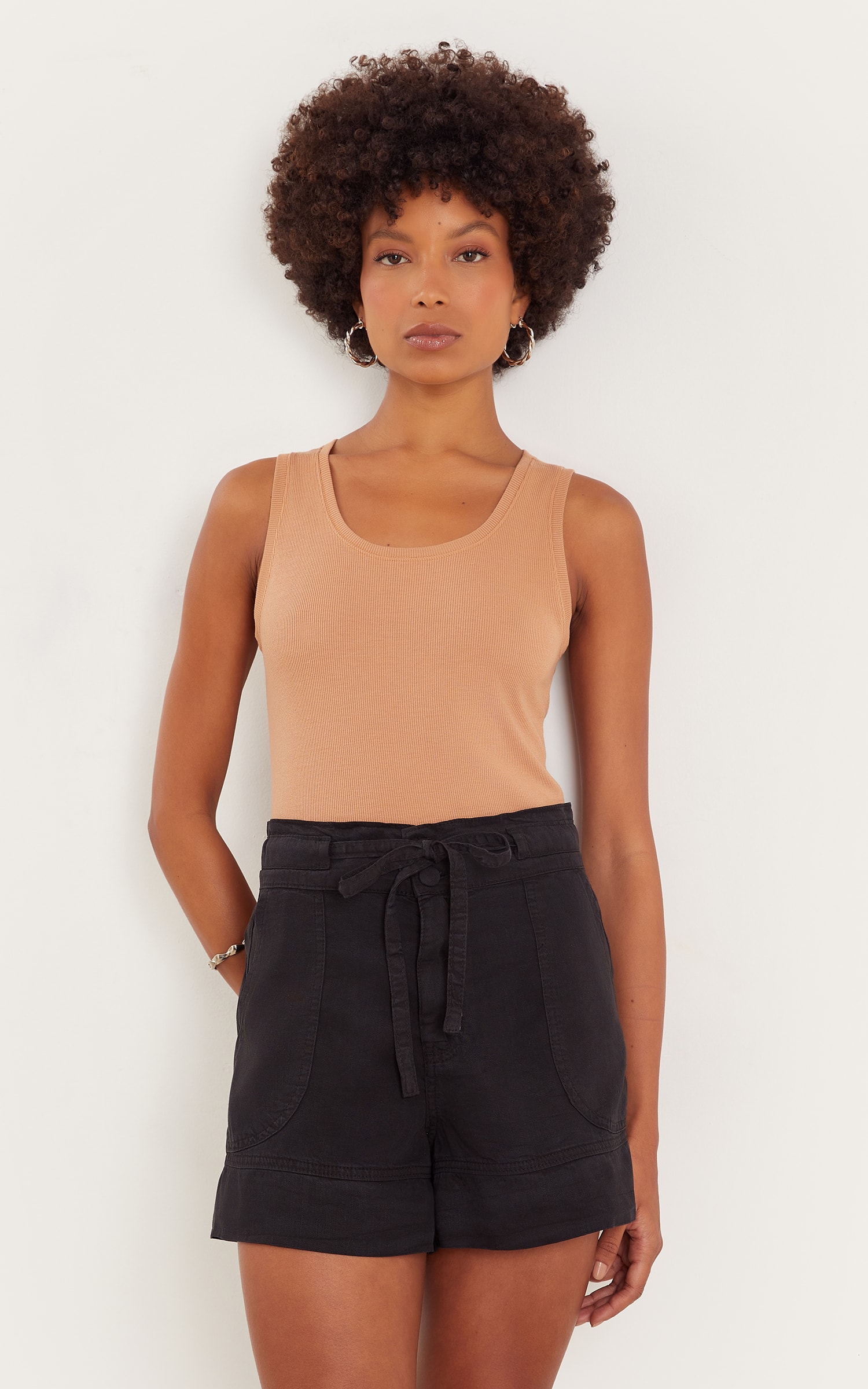 Short Clochard Bolsos Frontais Preto