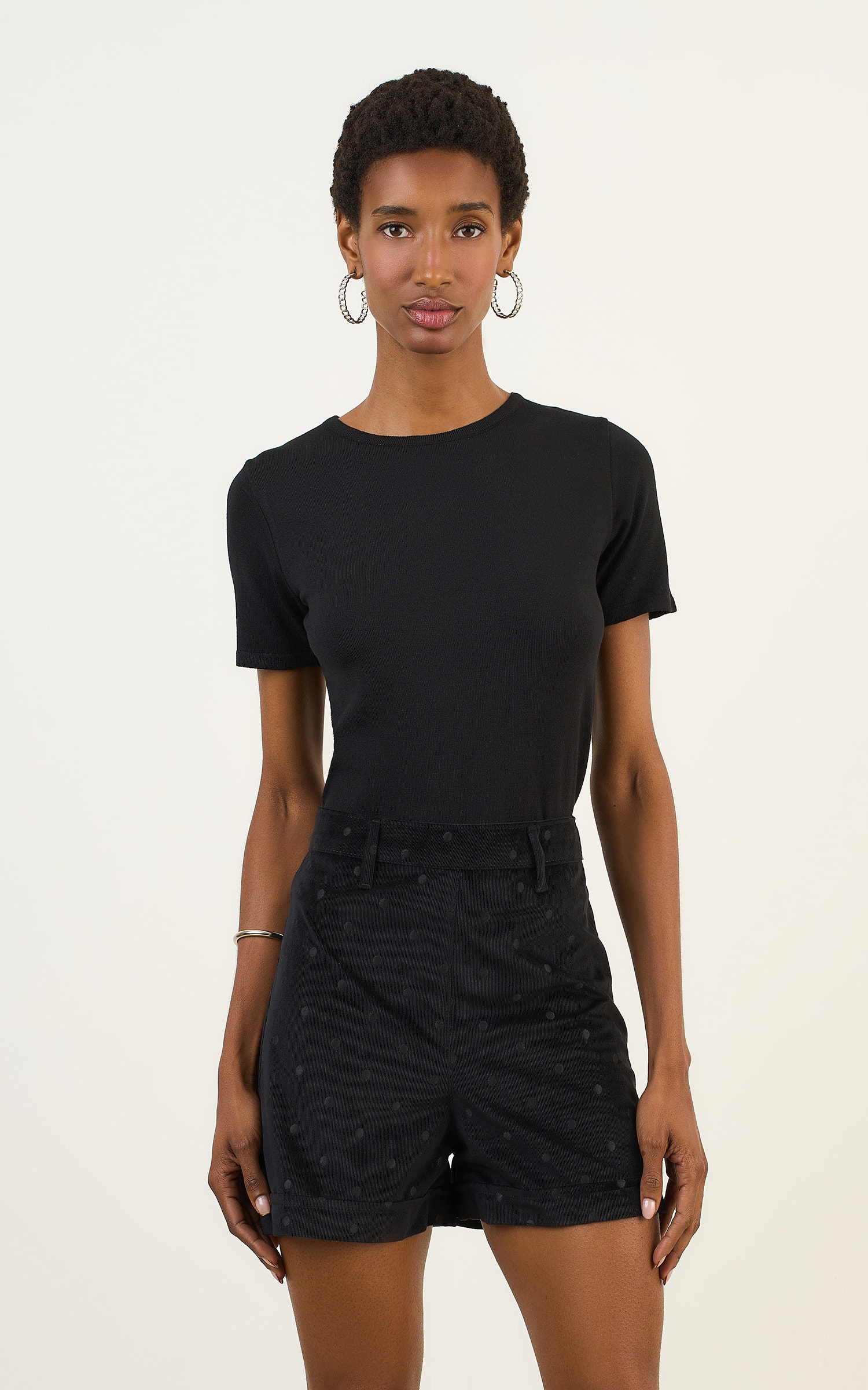 Short Cotele Bordado Preto