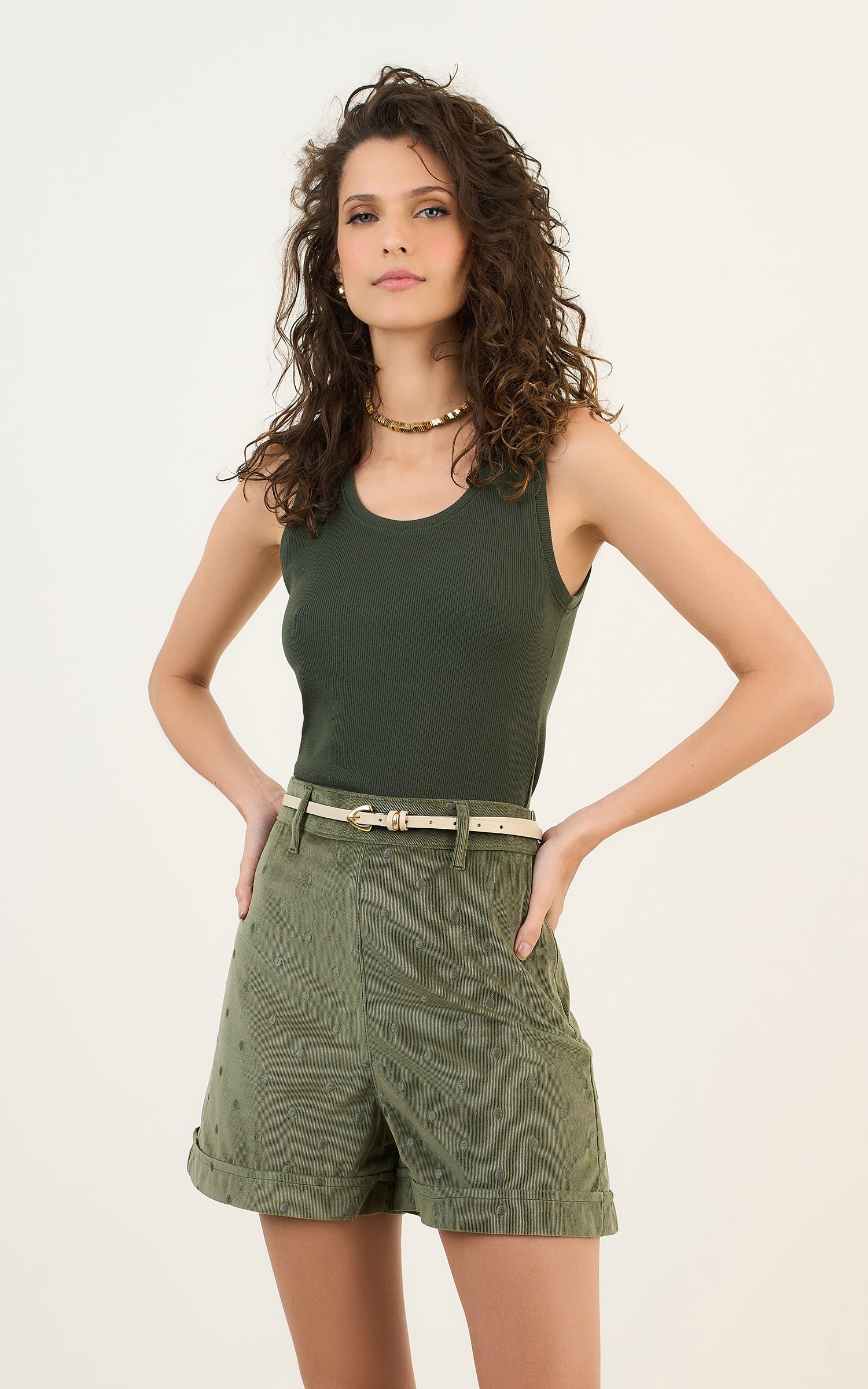 Short Cotele Bordado Verde Musgo
