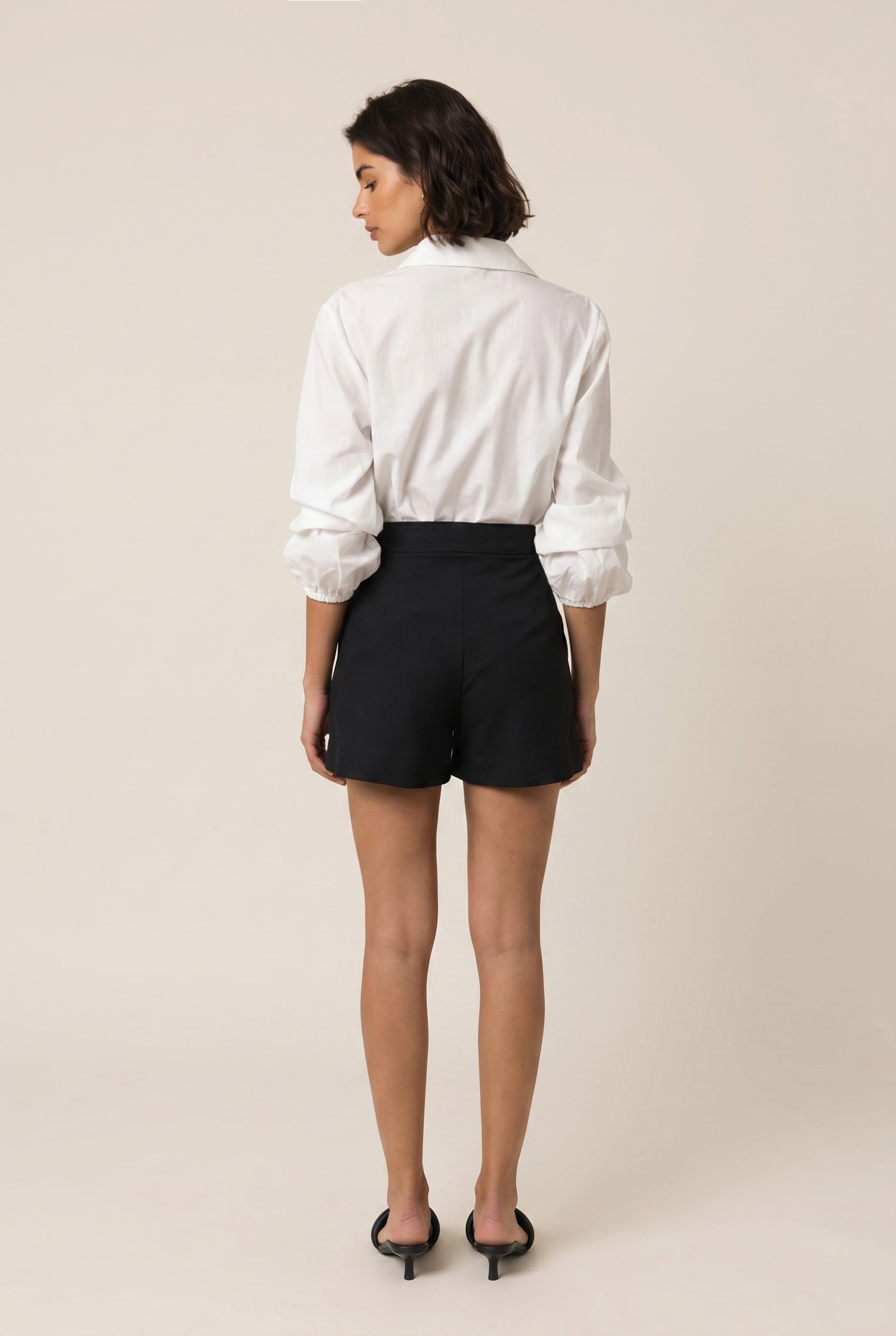 Short Detalhe Cos Matcha Preto