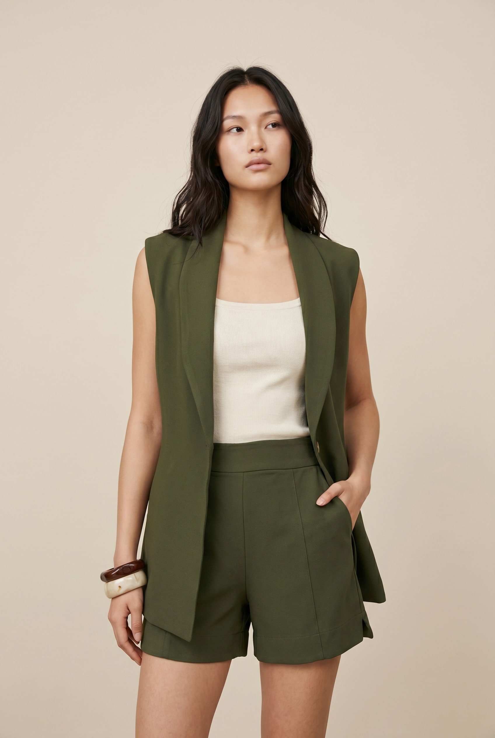 Short Detalhe Cos Matcha Verde Musgo