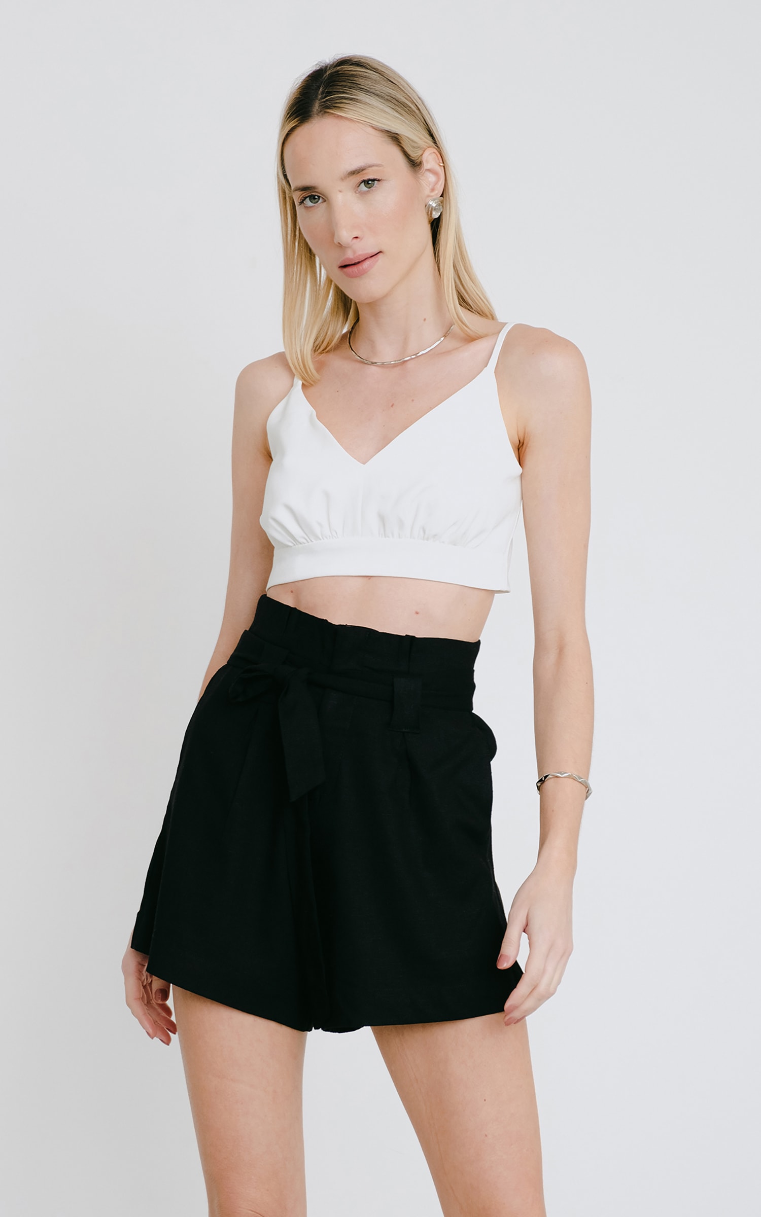 Short Neutro Preto