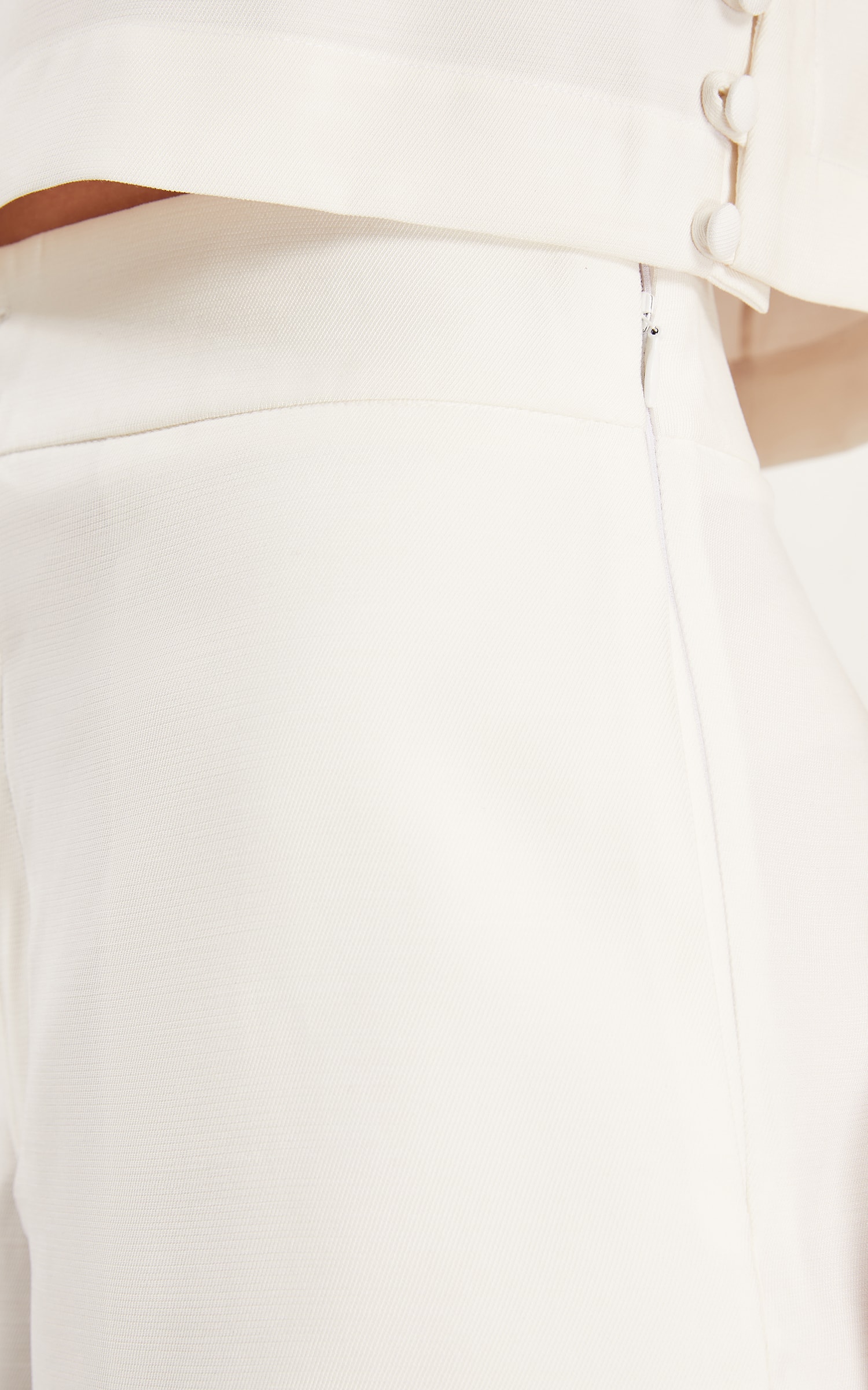 Short Renovar Botões Off White