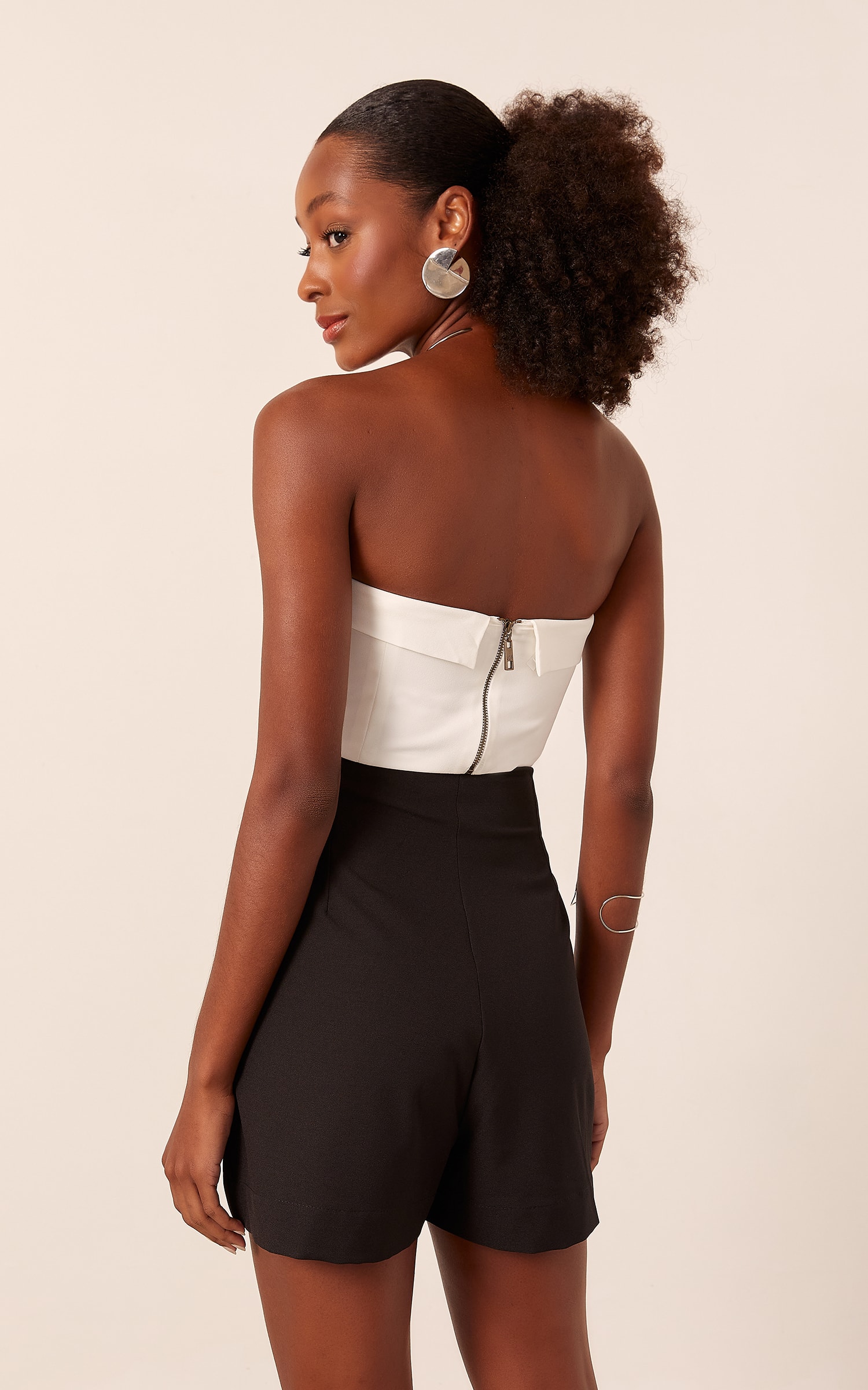 Short Saia Sweet Bolso Alfaiataria Preto