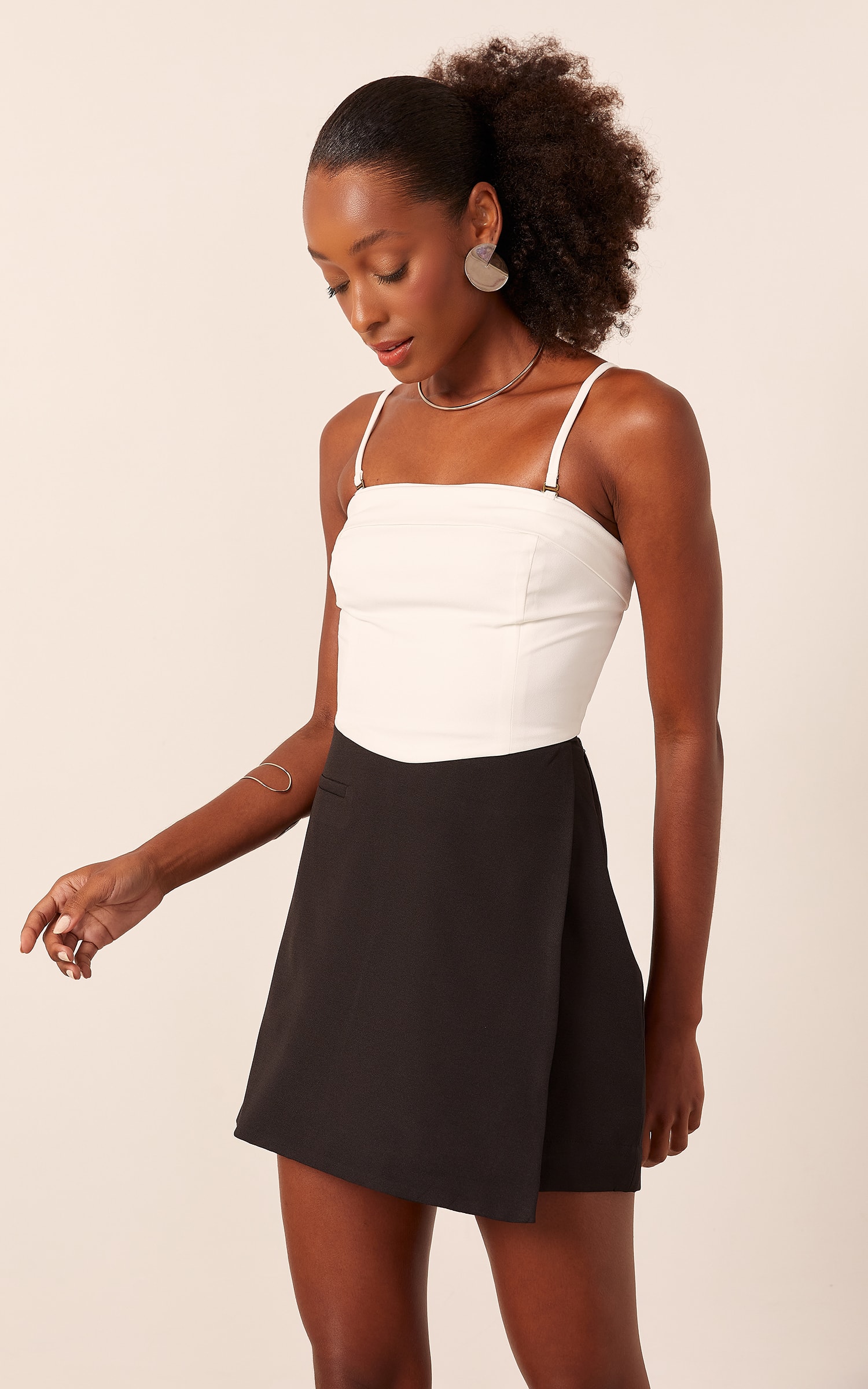 Short Saia Sweet Bolso Alfaiataria Preto