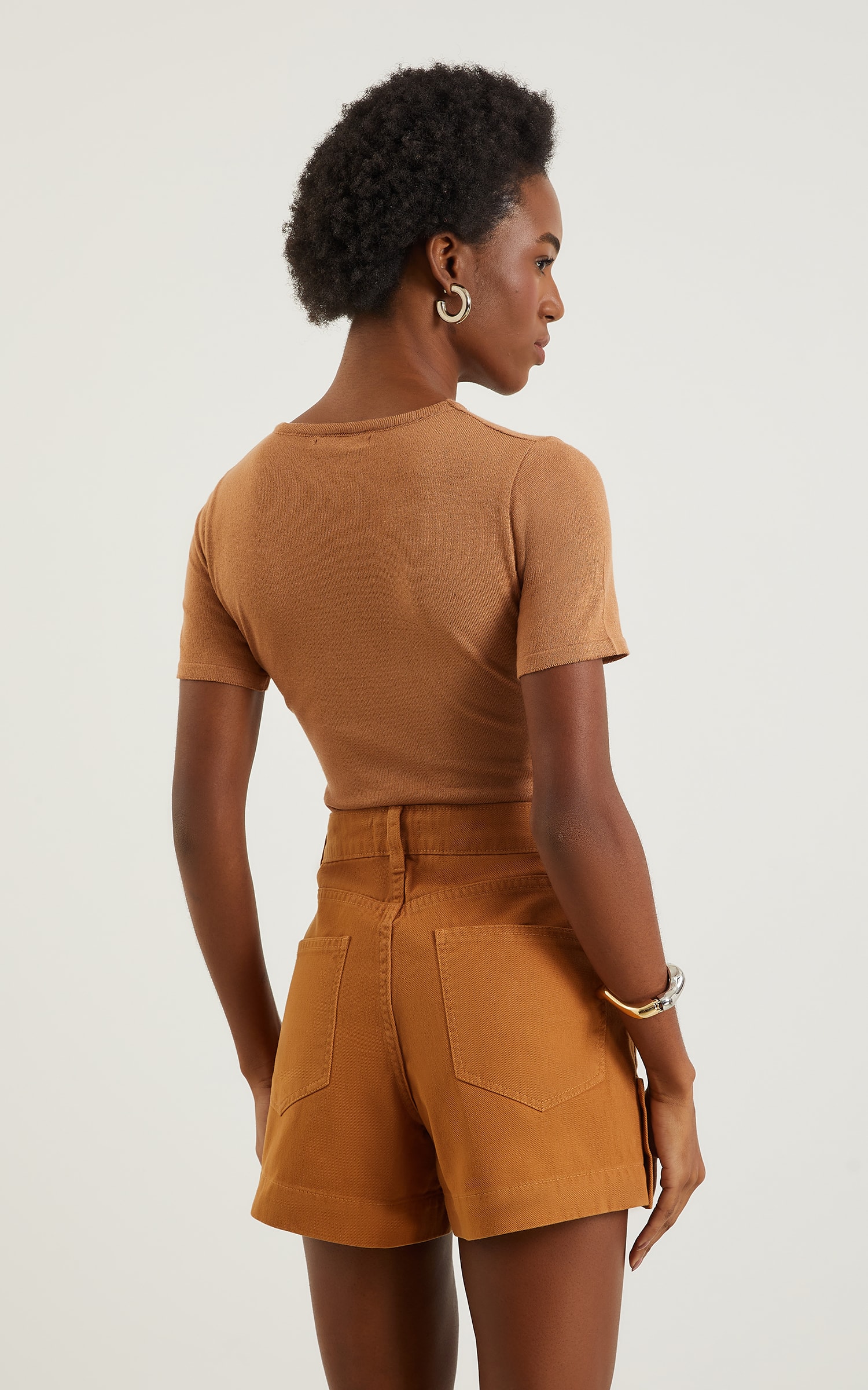 Short Sarja Botões Caramelo