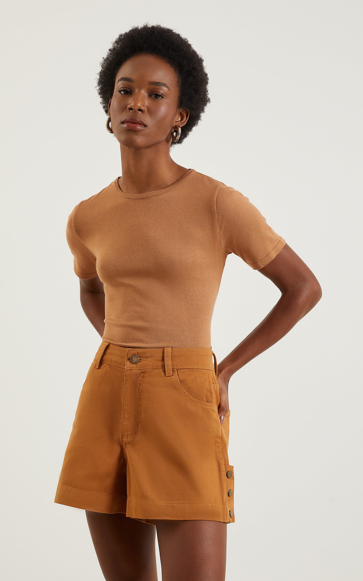Short Sarja Botões Caramelo
