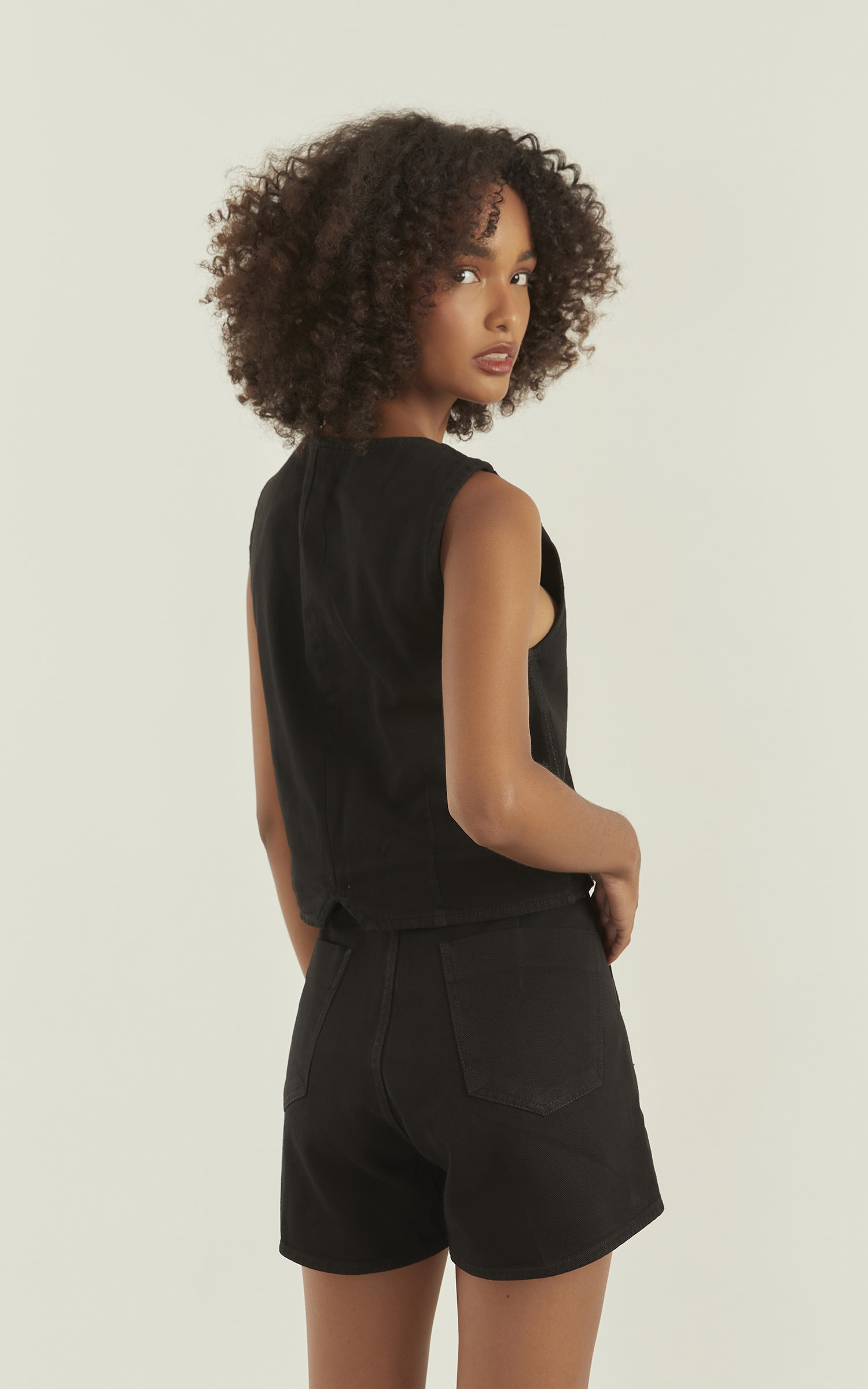 Short Sarja Pespontado Preto
