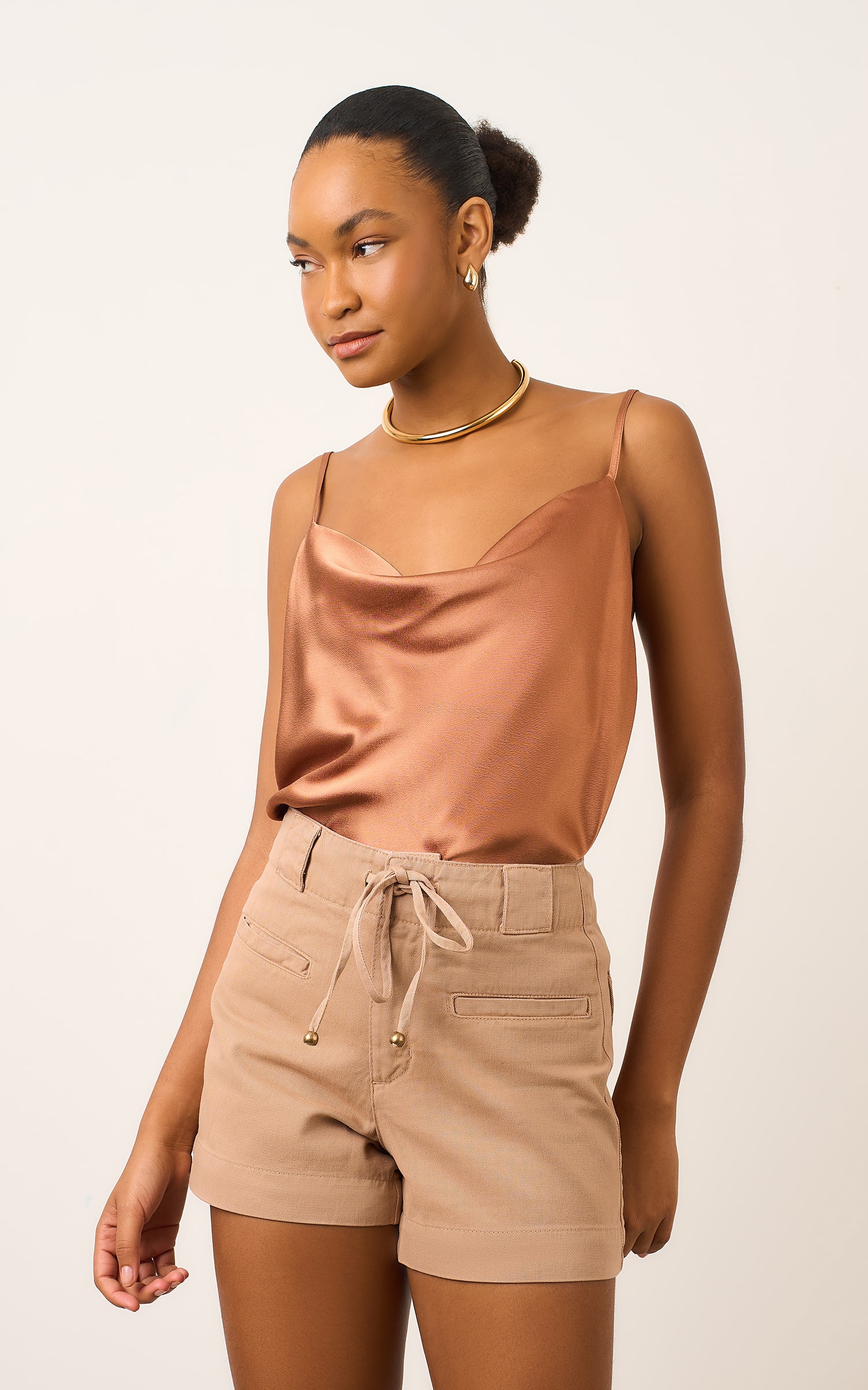 Short Sarja Pespontos Caqui