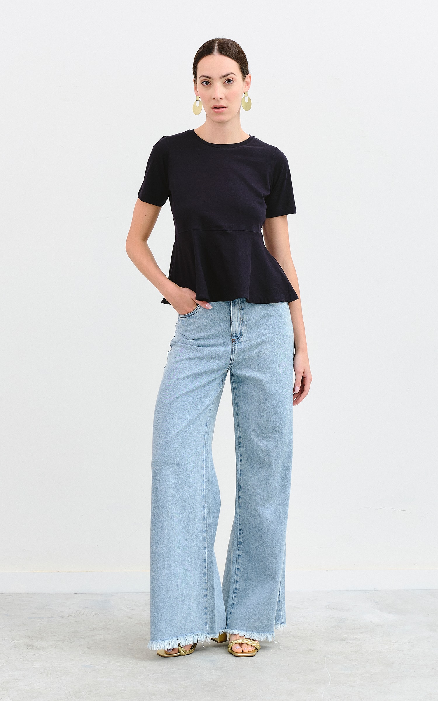 T-Shirt Basic Peplum Preto
