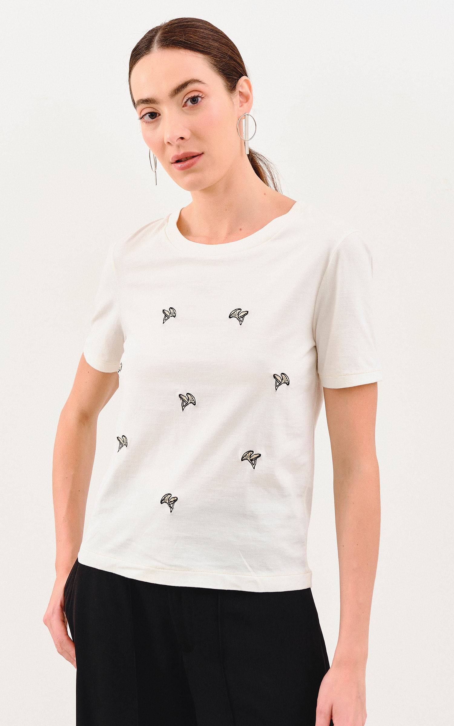 T-Shirt Bordada Cogumelos Off White