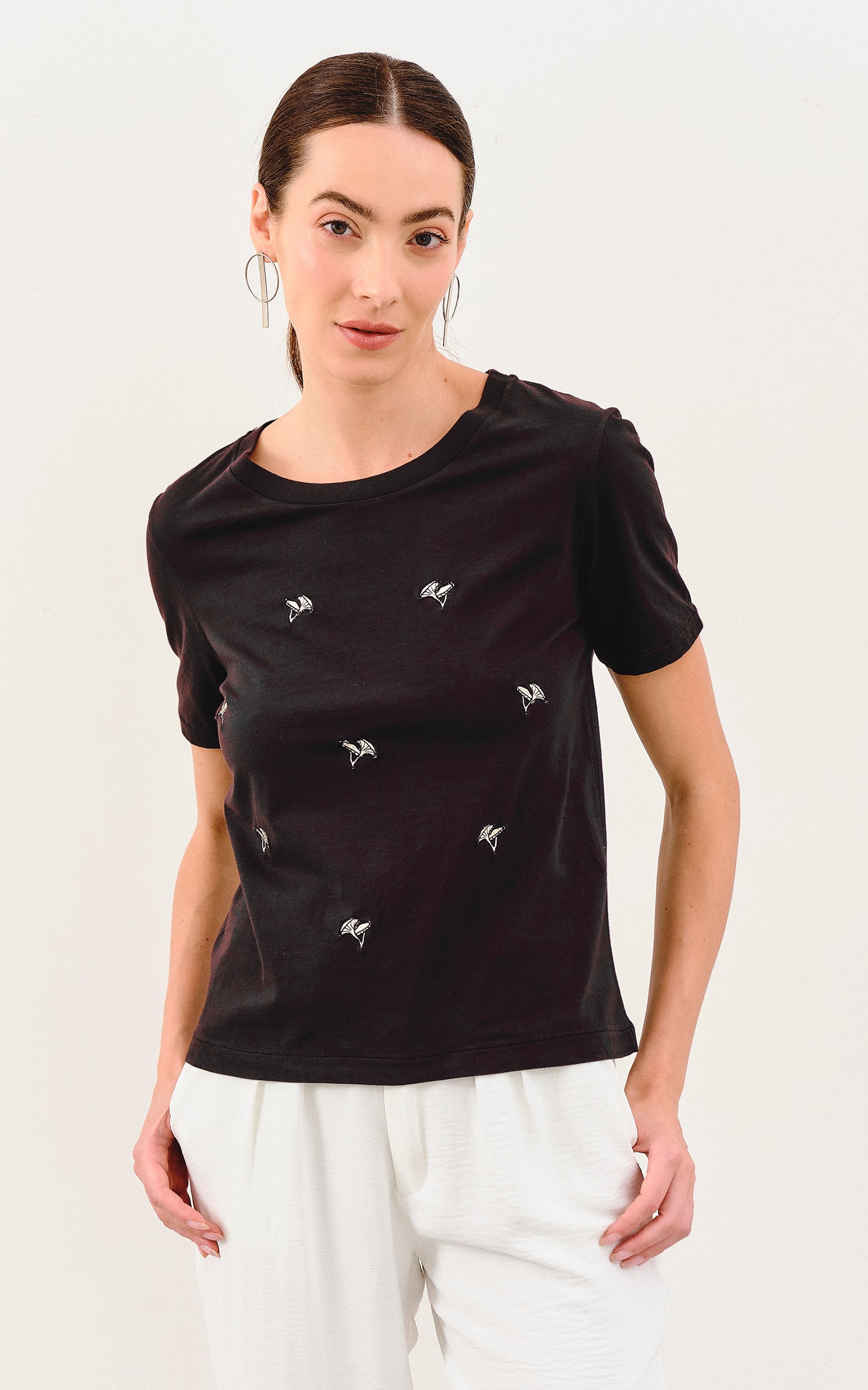 T-Shirt Bordada Cogumelos Preto