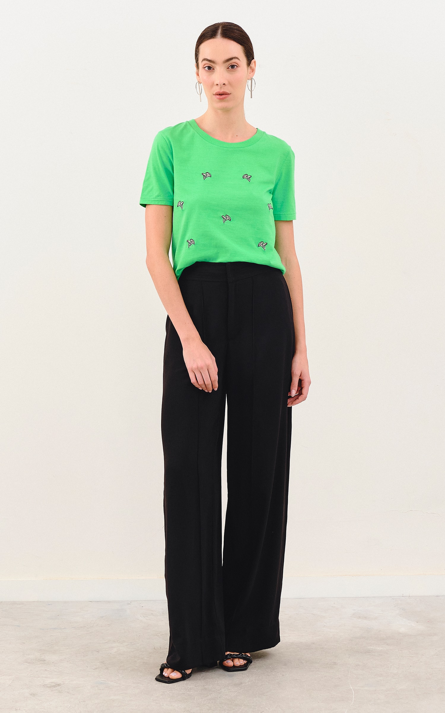 T-Shirt Bordada Cogumelos Verde