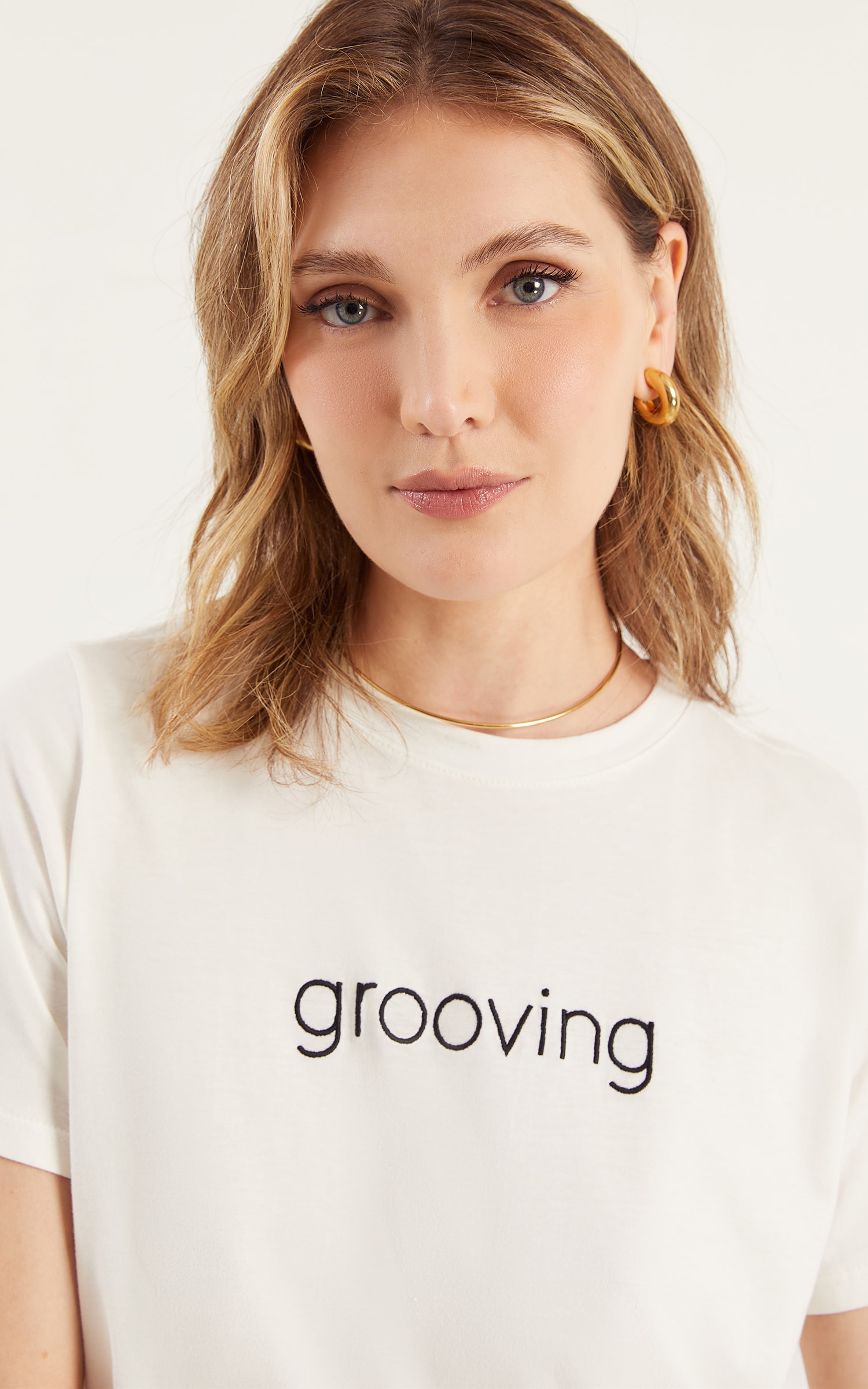 T-Shirt Bordada Grooving Off White