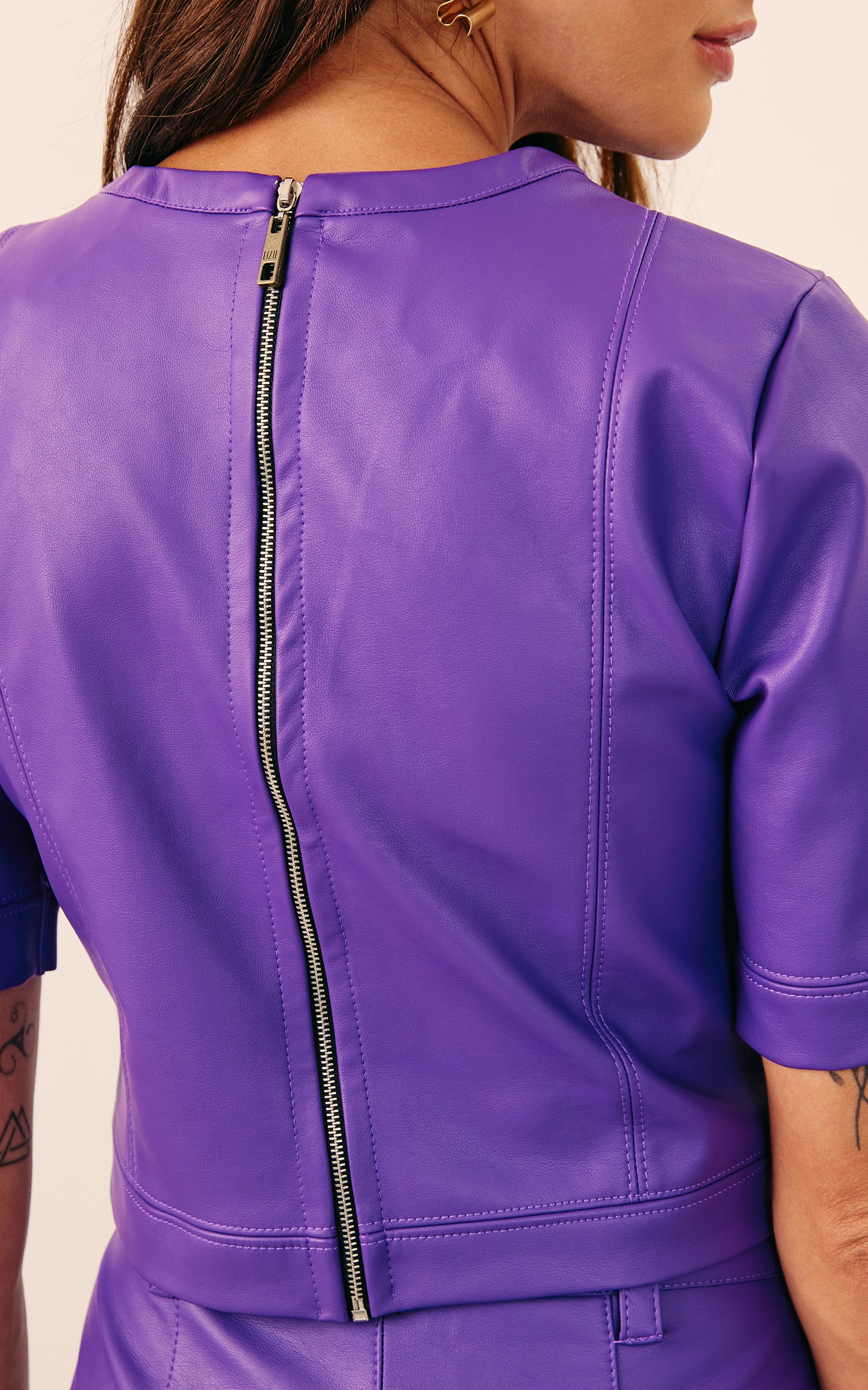 t Shirt Like Leather Roxo