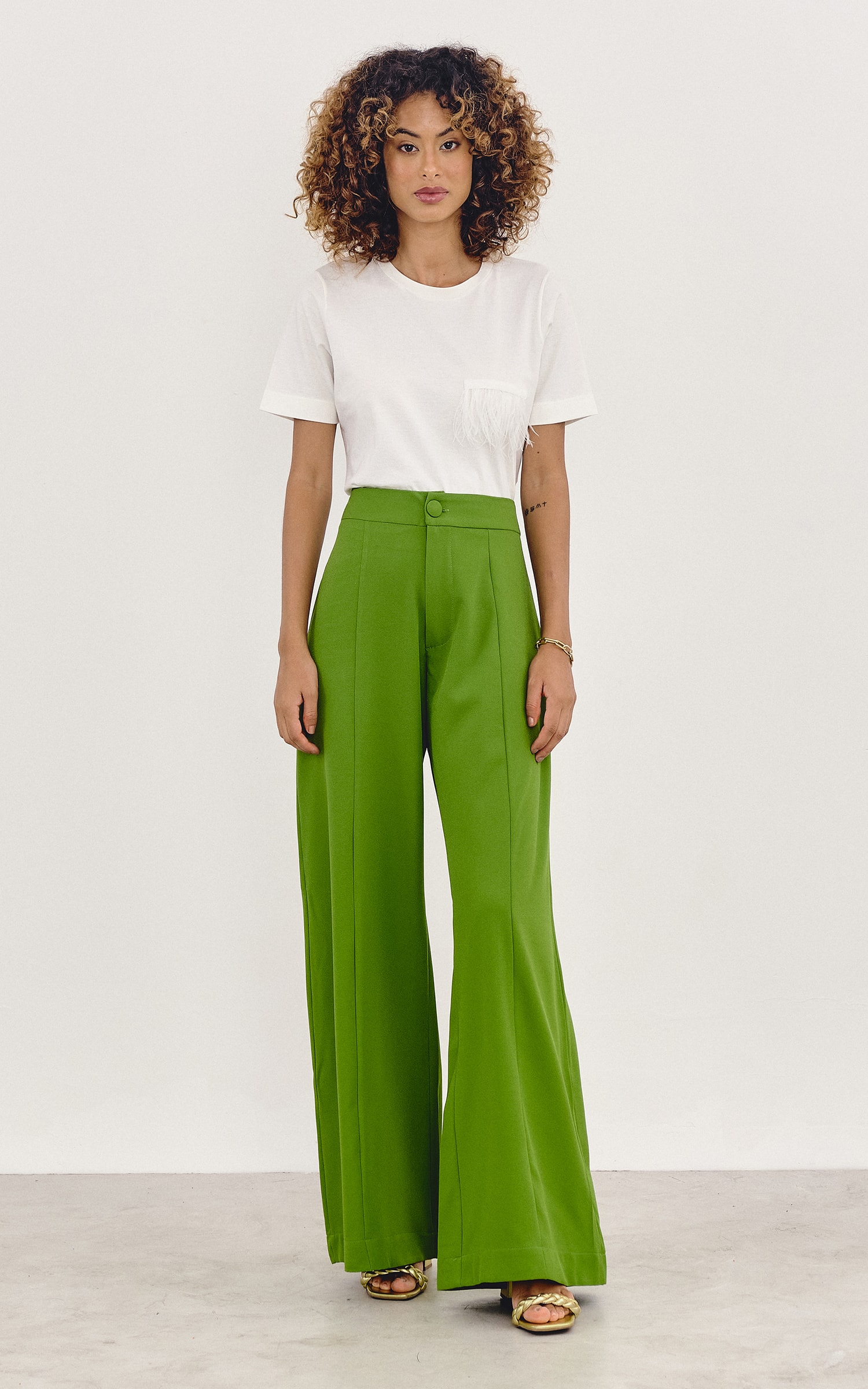 T-Shirt Malha Cropped Plumas Off White