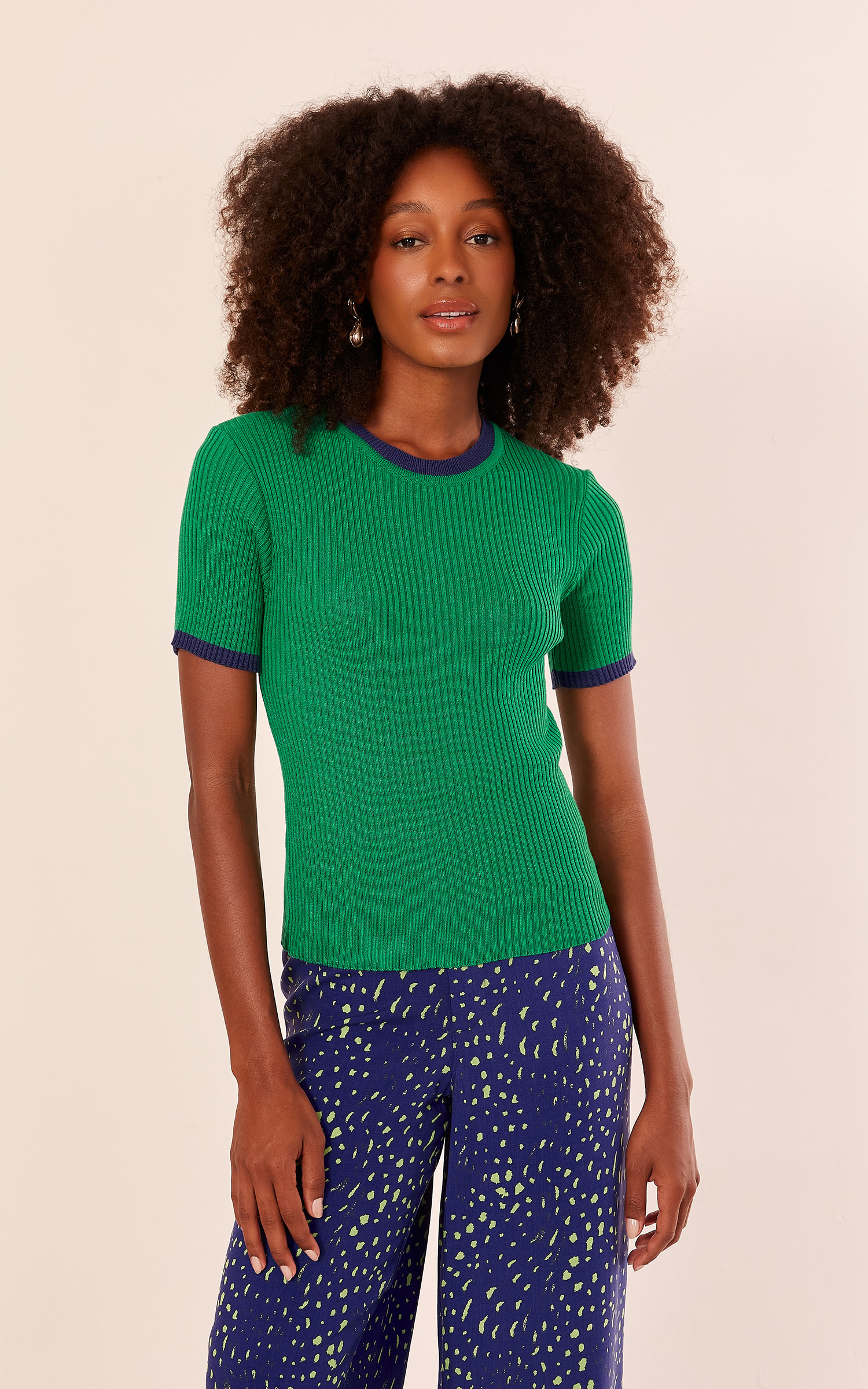 T-Shirt Tricot Canelada Acentos Verde Bandeira