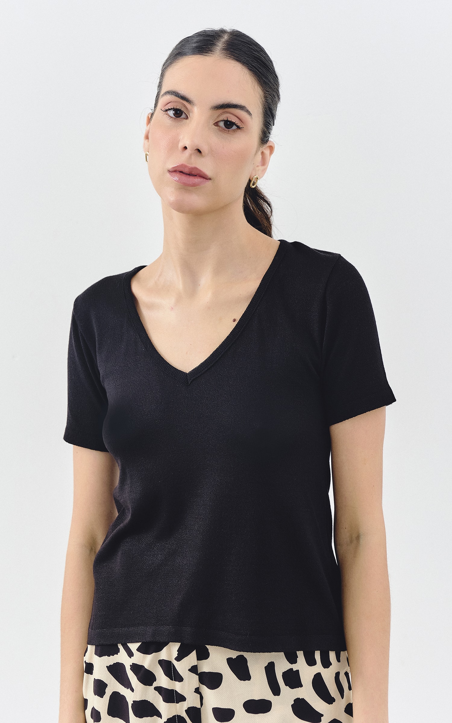 T-Shirt Tricot Decote v Preto