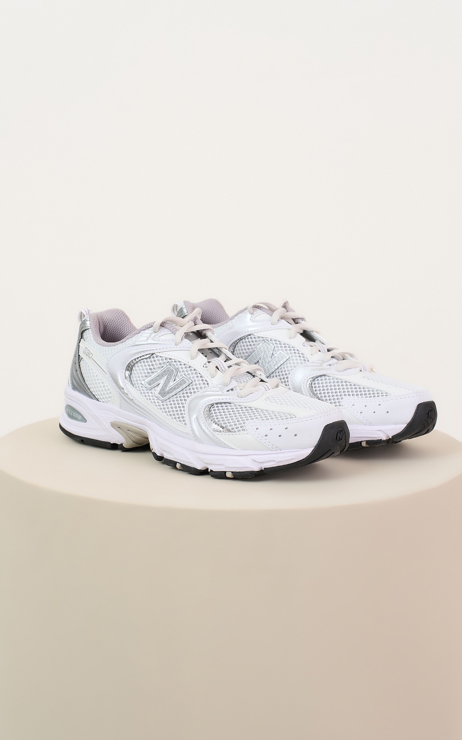 Tenis Nb 530 Branco/Prata