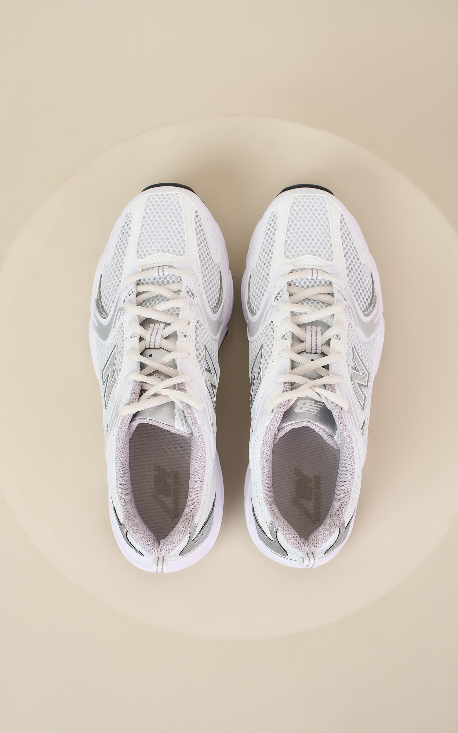 Tenis Nb 530 Branco/Prata