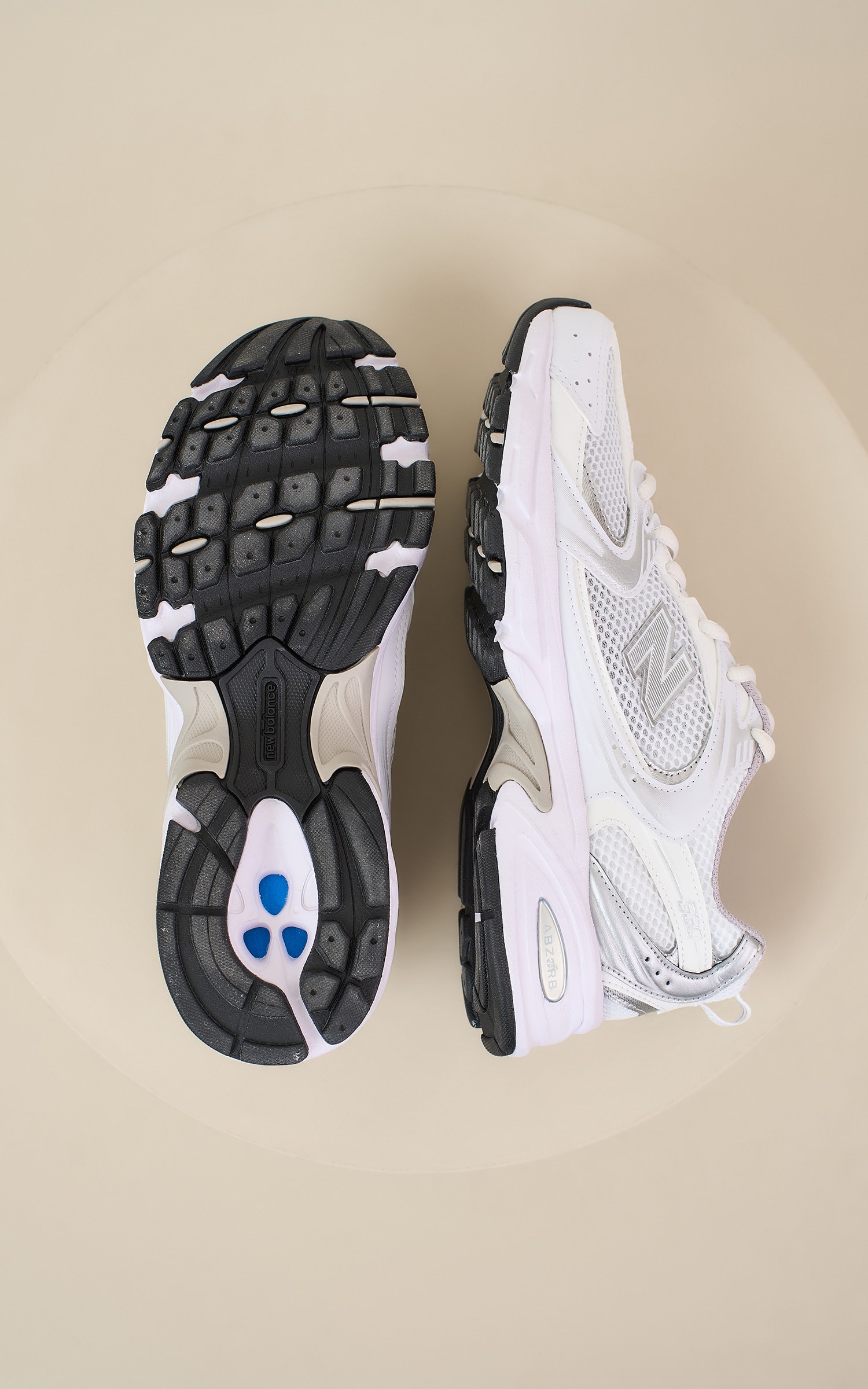Tenis Nb 530 Branco/Prata