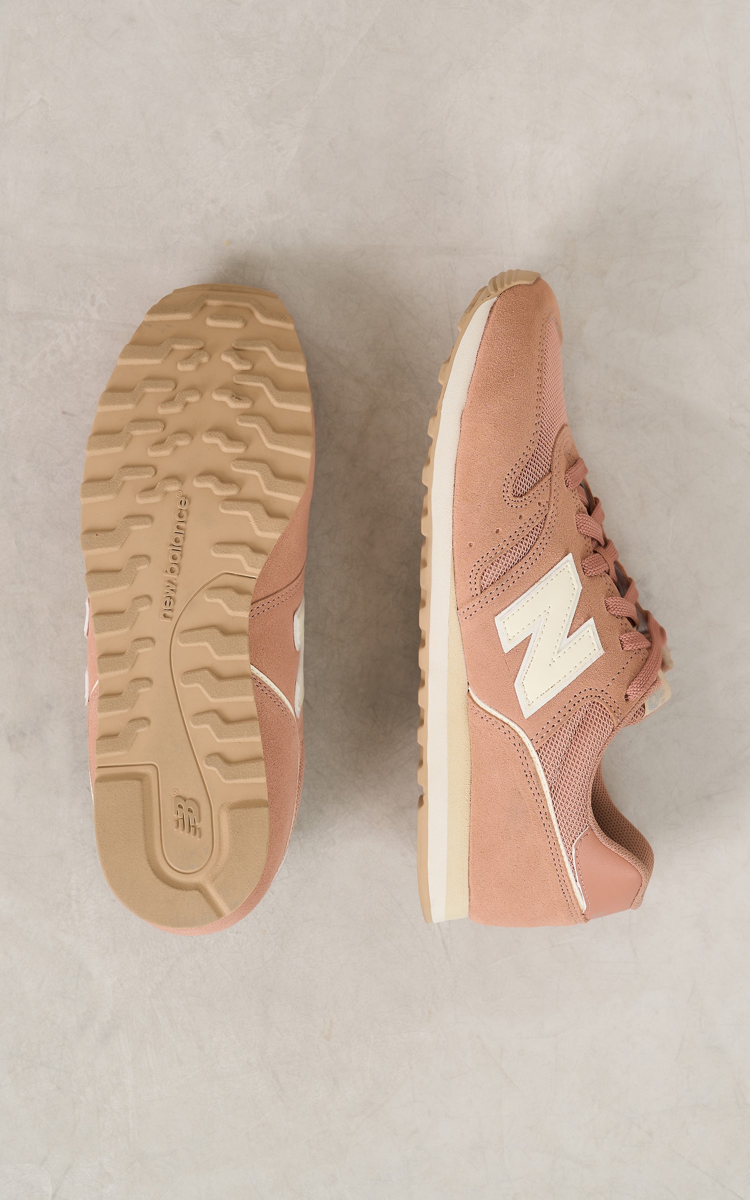 Tenis New Balance 373 Classico Nude