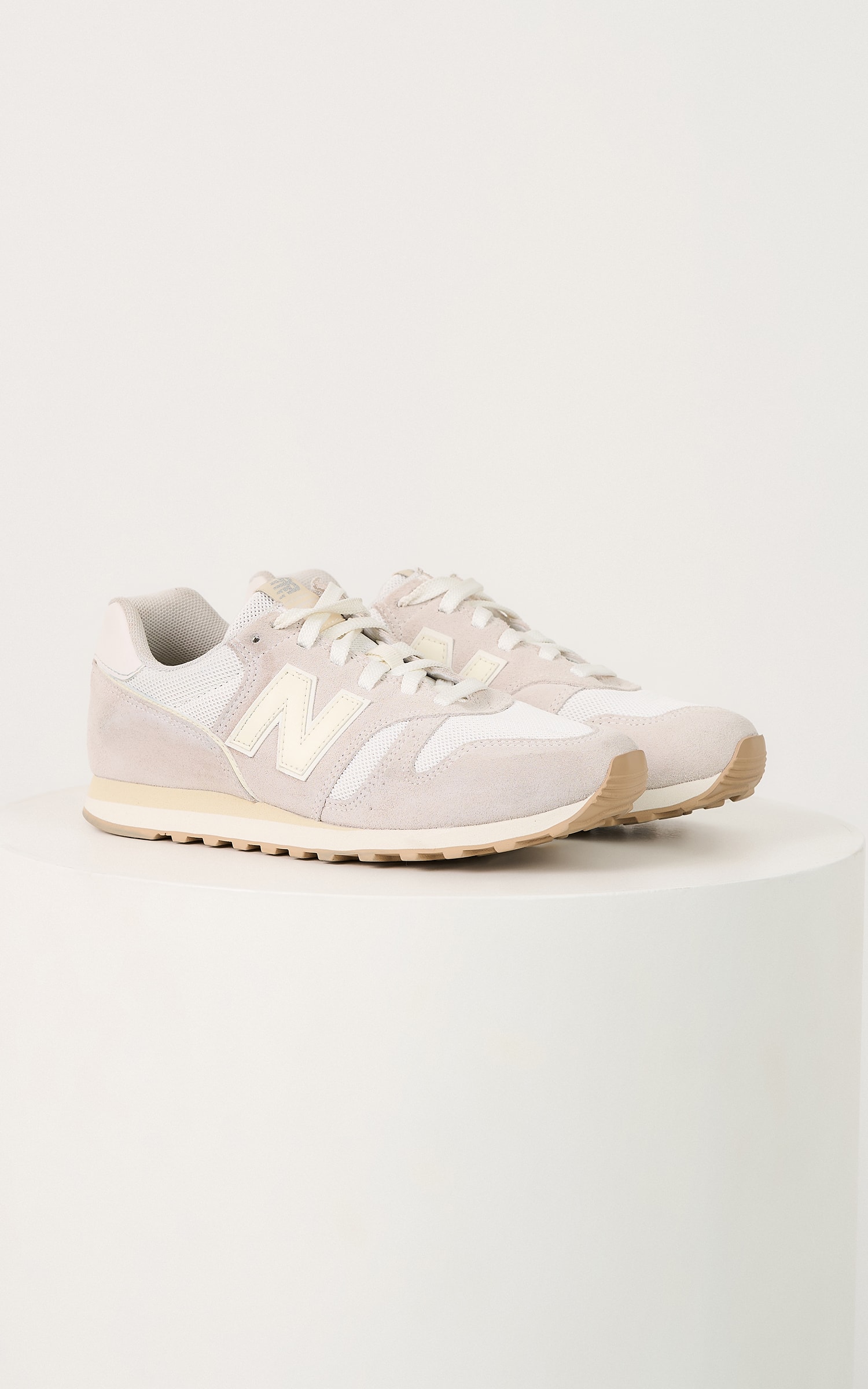 Tenis New Balance 373 Classico Off White