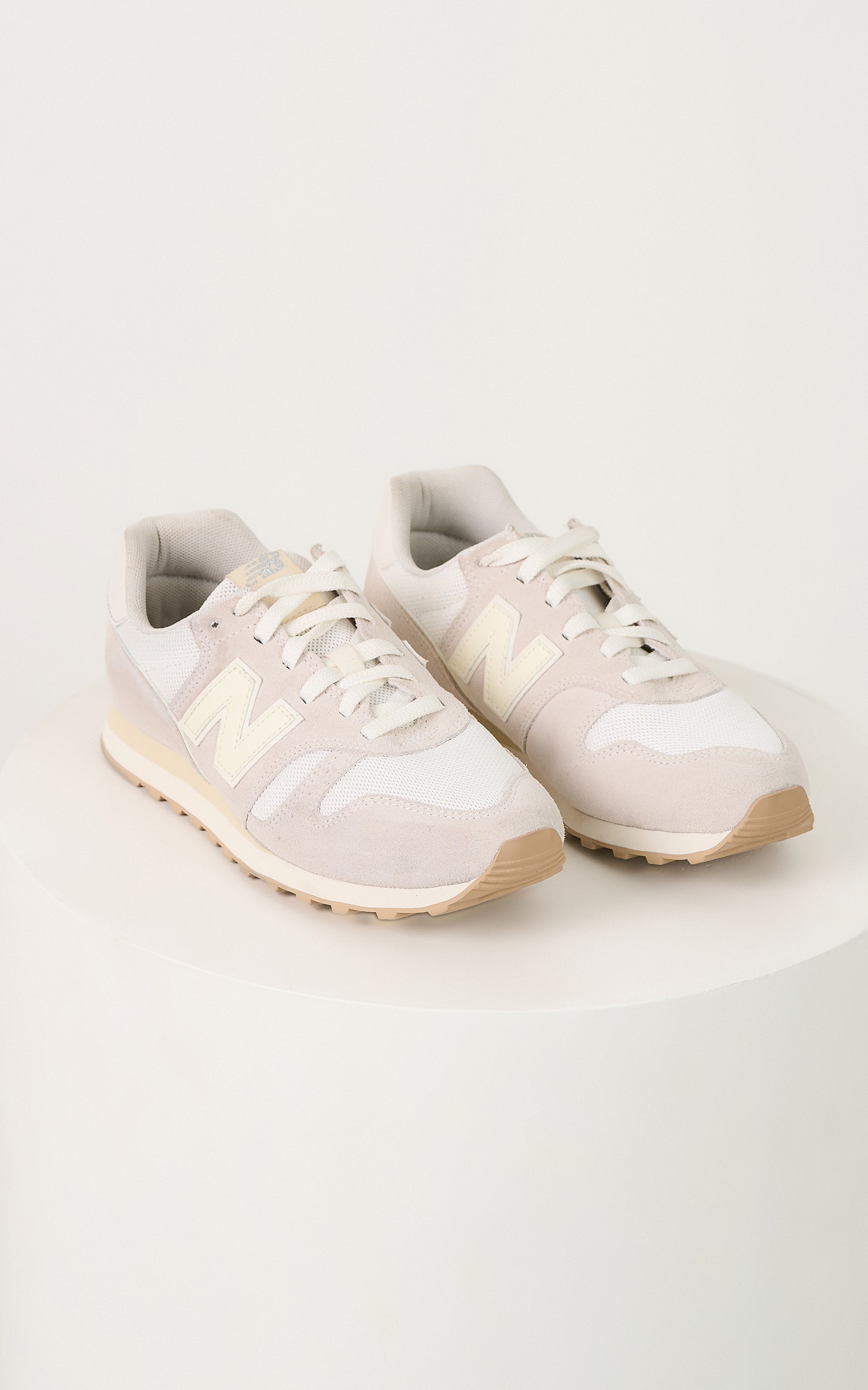 Tenis New Balance 373 Classico Off White