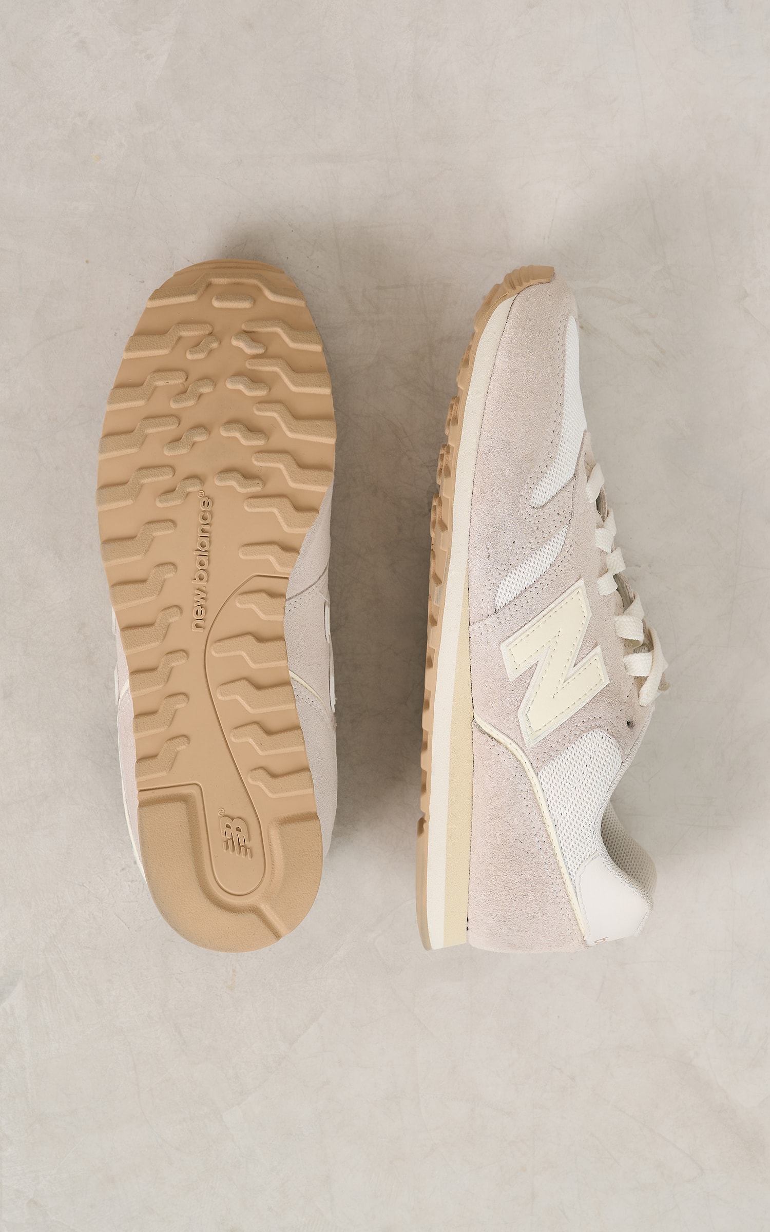 Tenis New Balance 373 Classico Off White
