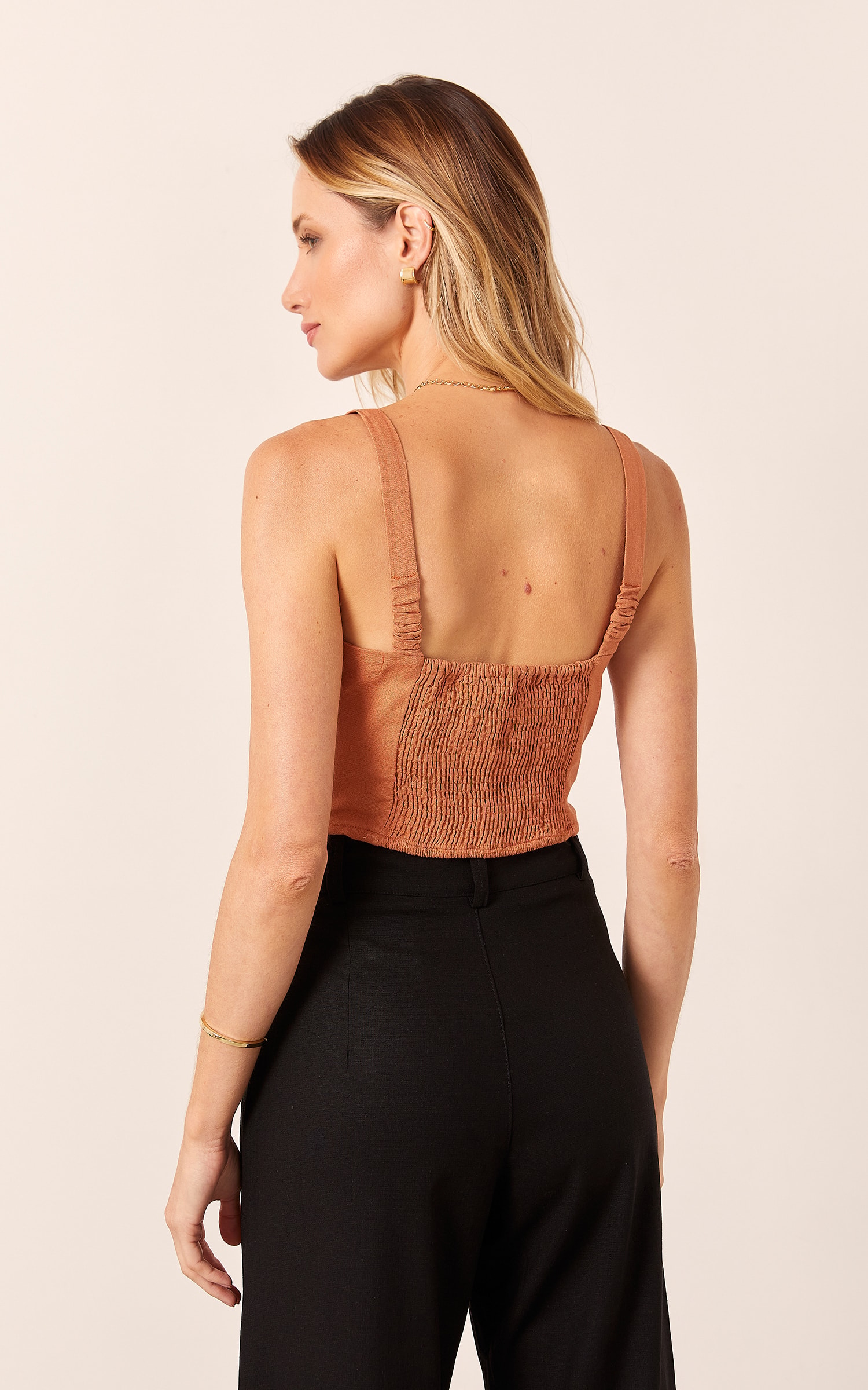 Top Raízes Detalhe Busto Caramelo