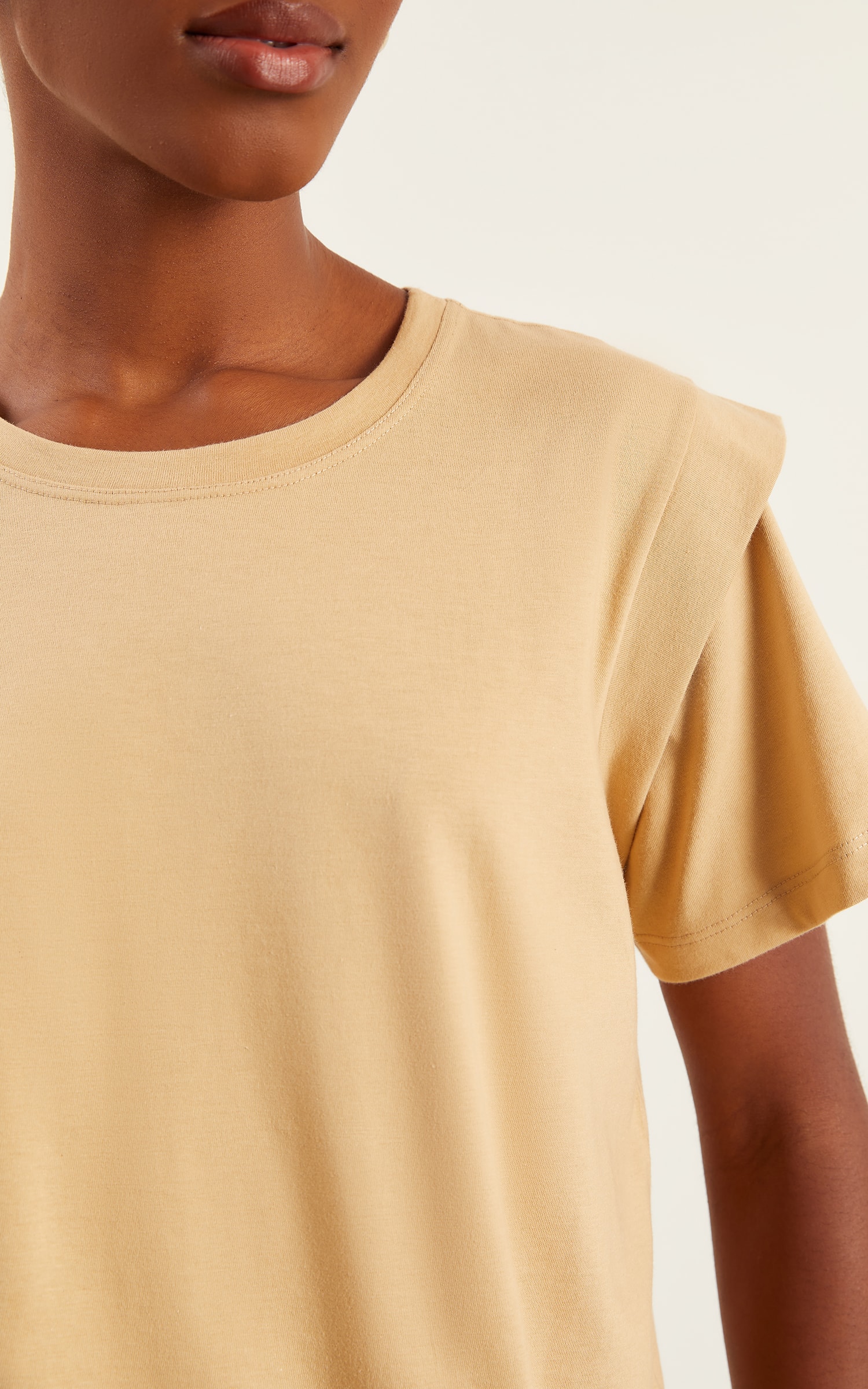 Tshirt Detalhe Manga Bege