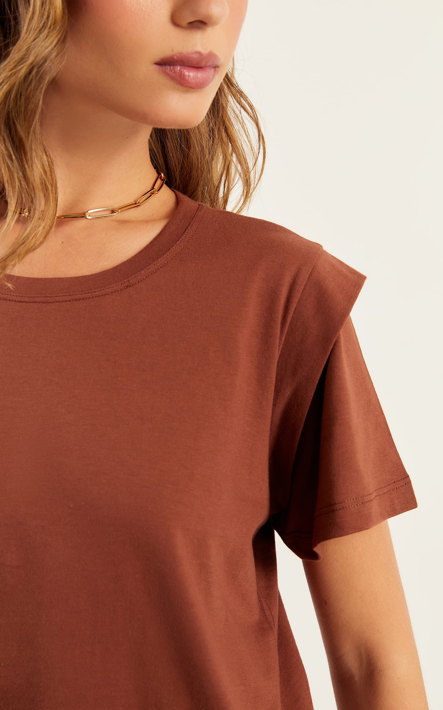 Tshirt Detalhe Manga Chocolate