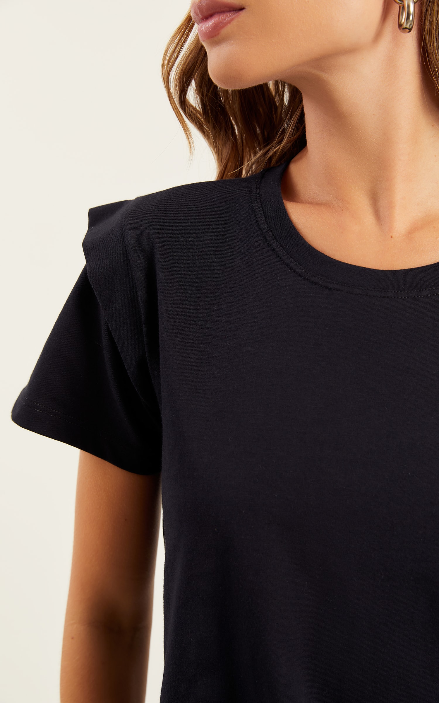 Tshirt Detalhe Manga Preto